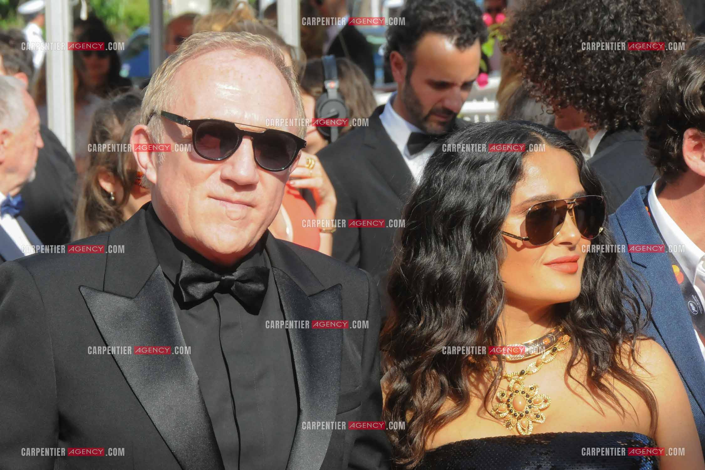 Ouverture du  77ème Festival de Cannes du 14 au 25 mai 2024. Montée des marches du film “ Emilia Perez “. L'actrice Salma Hayek et son mari François-Henri Pinault.