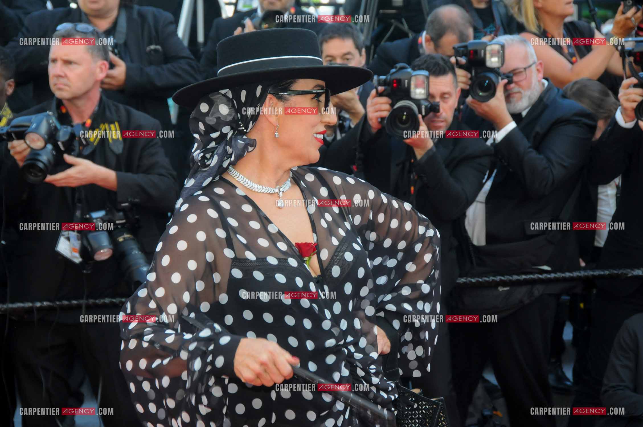 Ouverture du  77ème Festival de Cannes du 14 au 25 mai 2024. Montée des marches du film “ Emilia Perez “. Rossy de Palma.