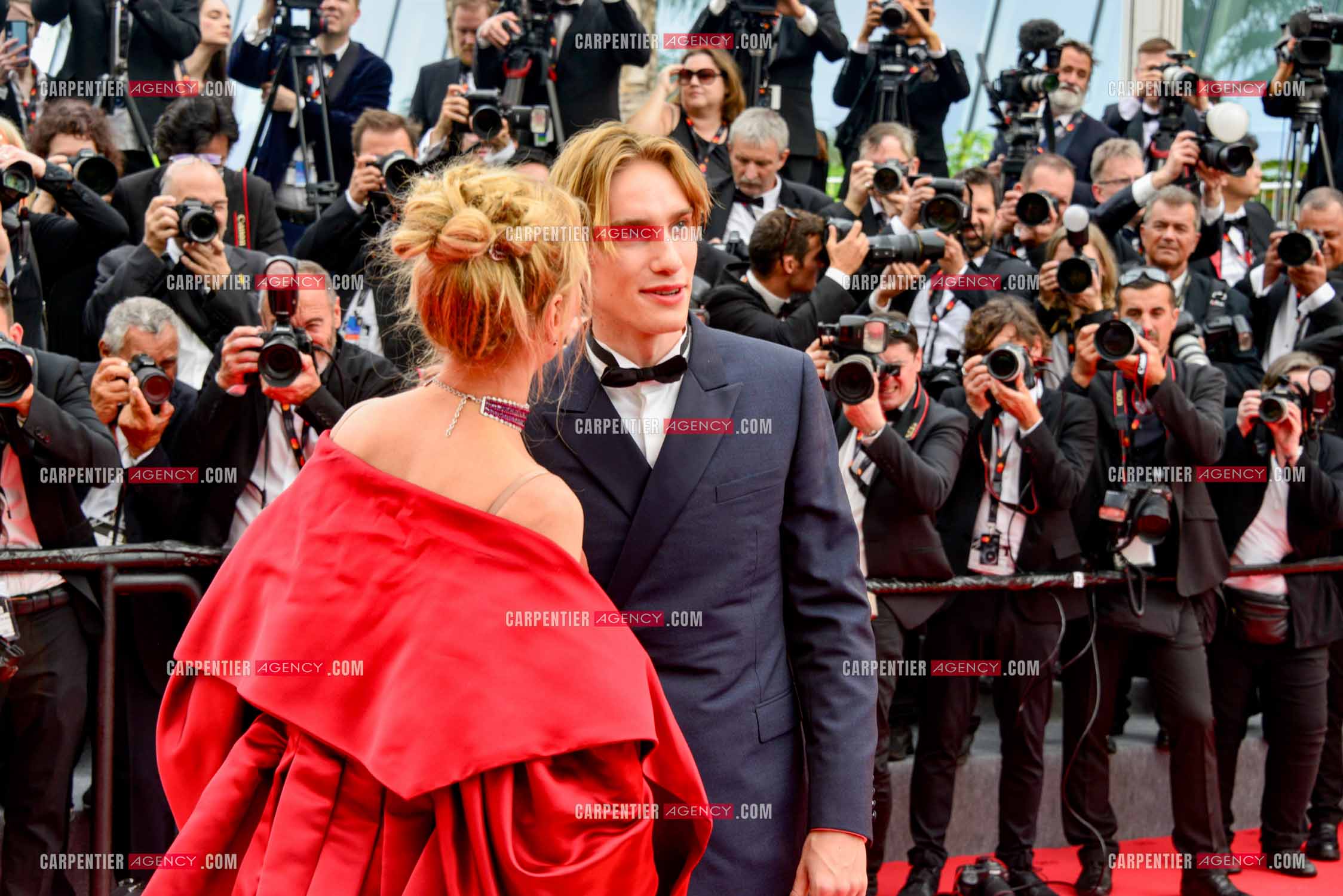 Festival de Cannes 2023. 76e édition, du 16 au 27 mai 2023 au Palais des festivals, à Cannes. L'actrice américaine Uma Thurman et son fils Thurman Hawke assistent à la cérémonie d'ouverture et à la projection du film “ Jeanne du Barry “.