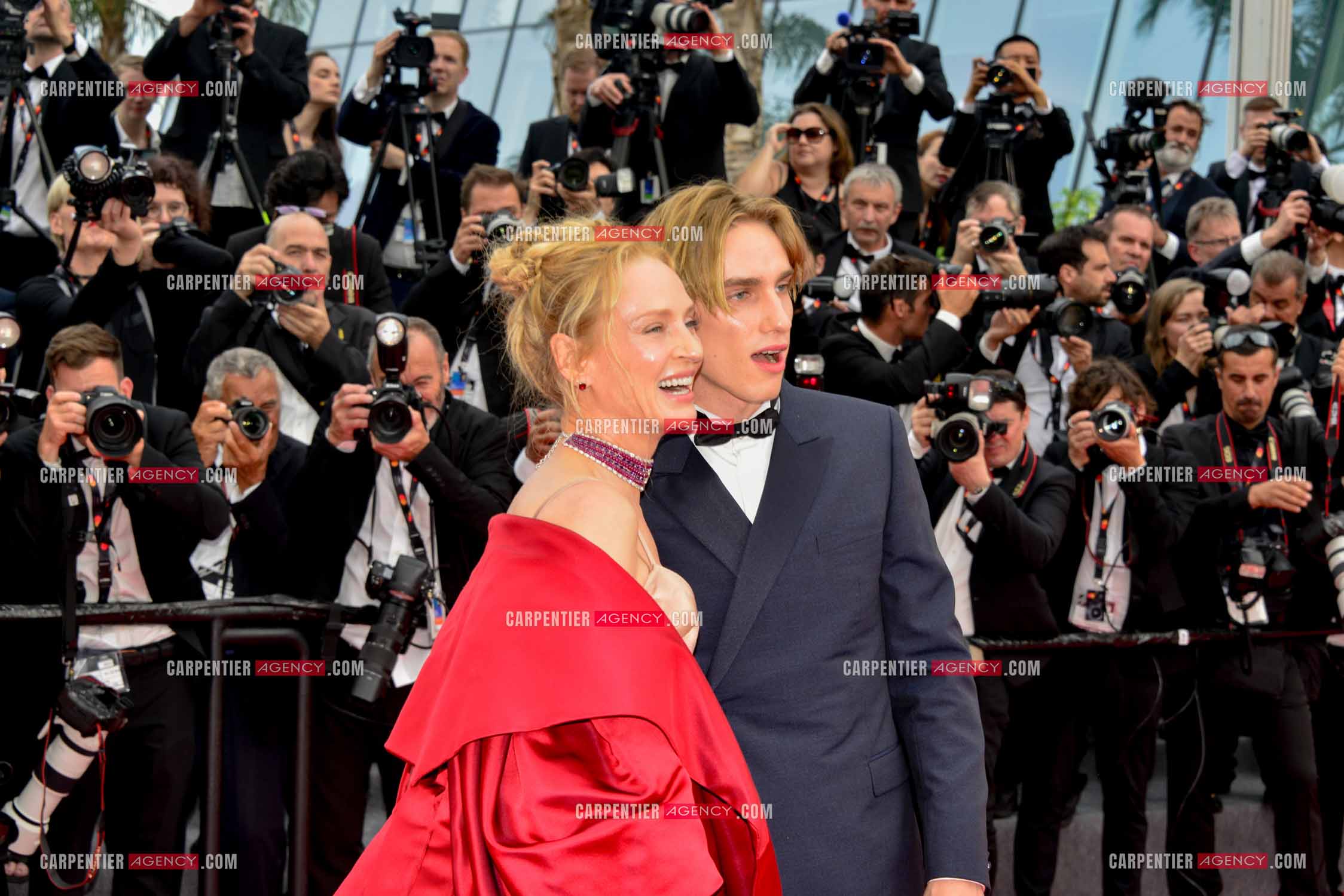 Festival de Cannes 2023. 76e édition, du 16 au 27 mai 2023 au Palais des festivals, à Cannes. L'actrice américaine Uma Thurman et son fils Thurman Hawke assistent à la cérémonie d'ouverture et à la projection du film “ Jeanne du Barry “.