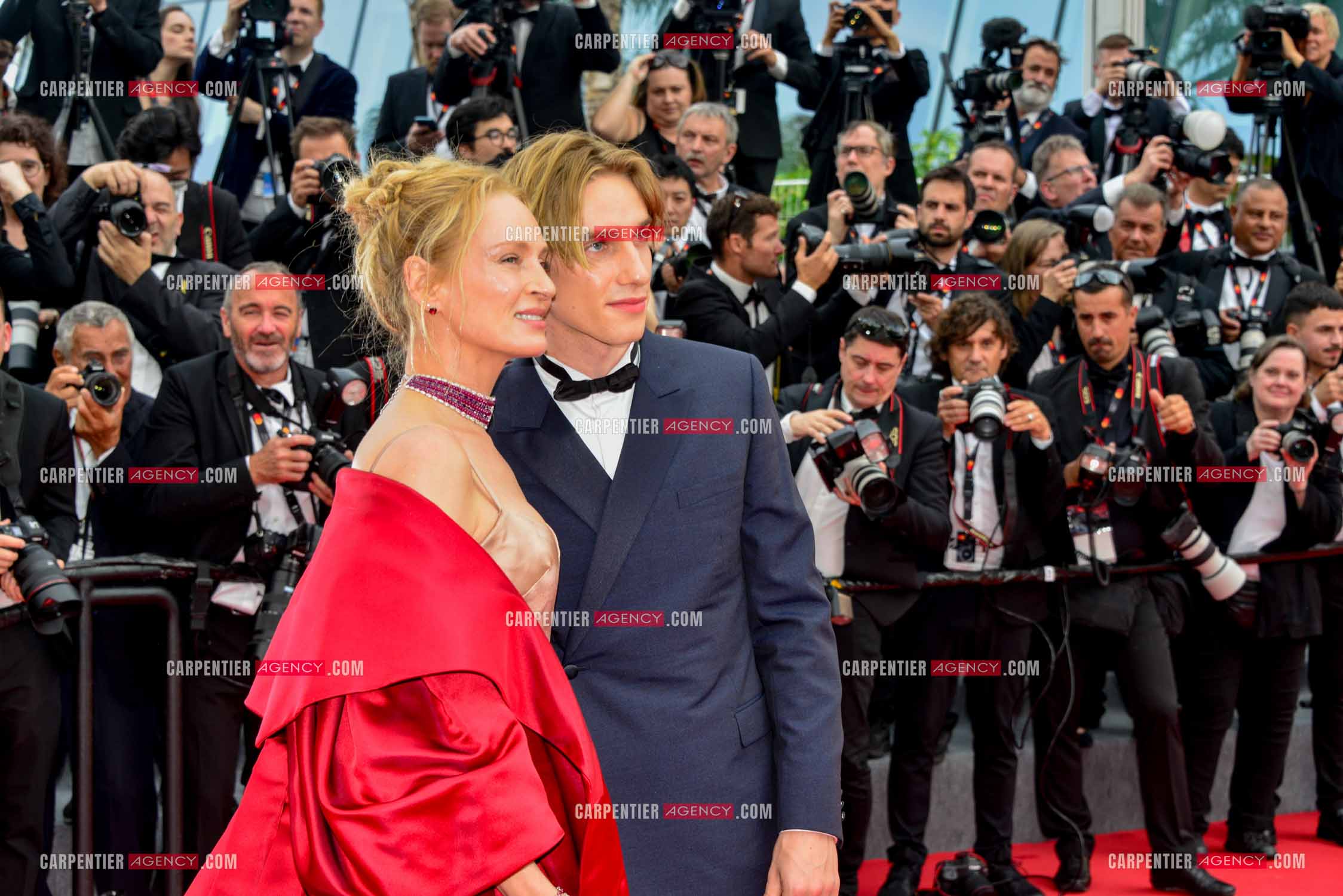 Festival de Cannes 2023. 76e édition, du 16 au 27 mai 2023 au Palais des festivals, à Cannes. L'actrice américaine Uma Thurman et son fils Thurman Hawke assistent à la cérémonie d'ouverture et à la projection du film “ Jeanne du Barry “.