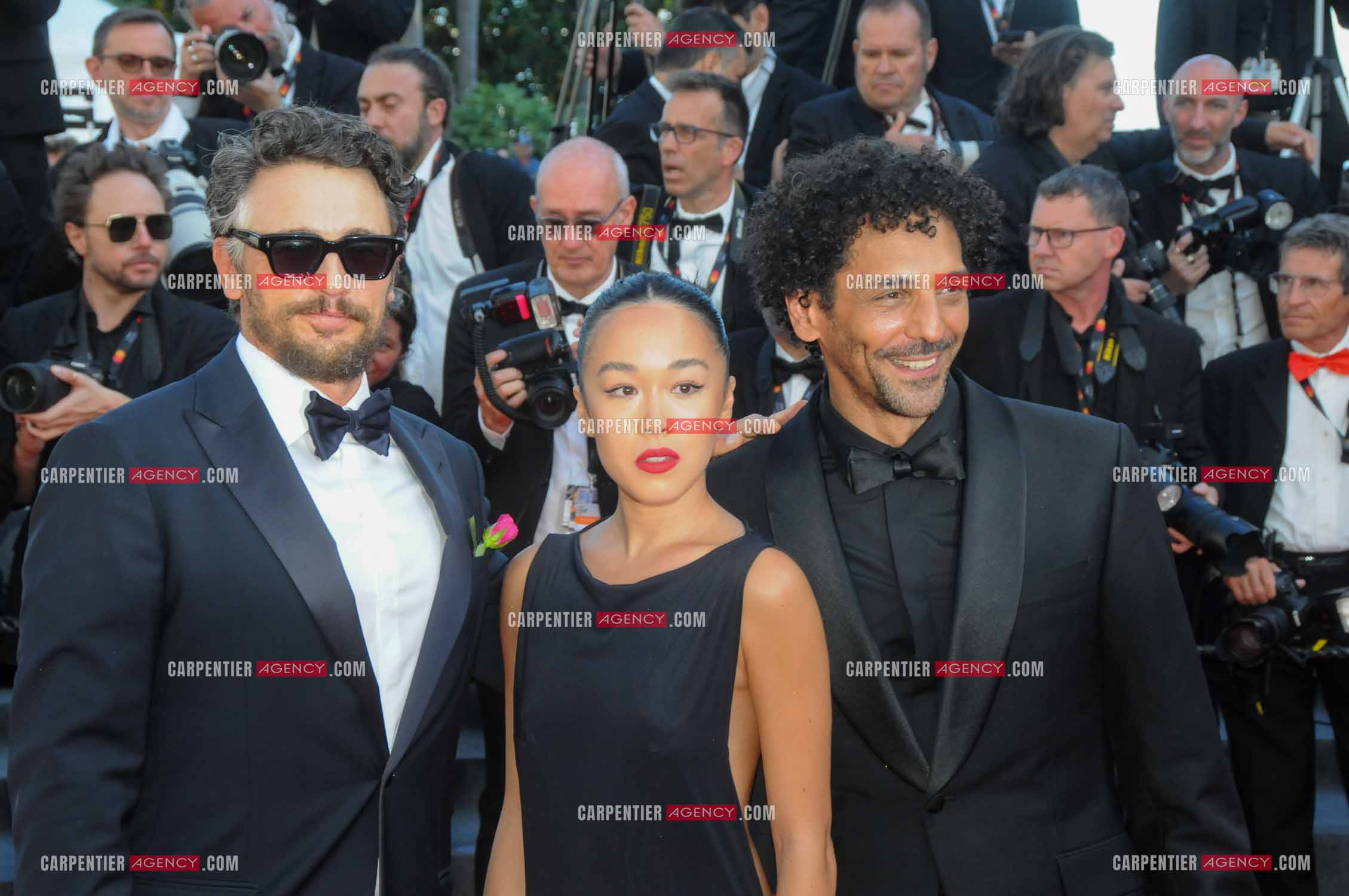 Ouverture du  77ème Festival de Cannes du 14 au 25 mai 2024. Montée des marches du film “ Emilia Perez “. James Franco, Élise Tilloloy et Tomer Sisley.