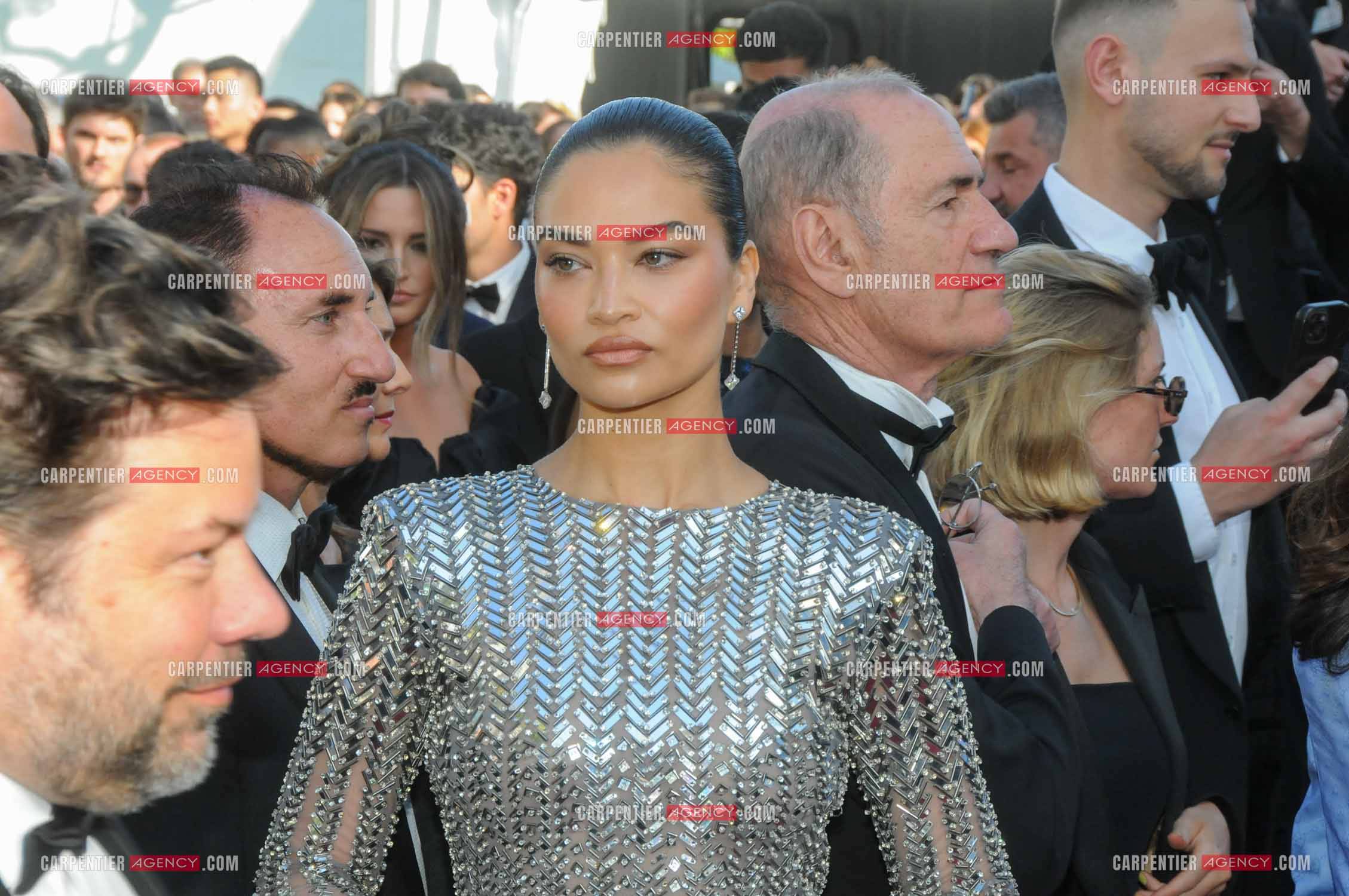 Ouverture du  77ème Festival de Cannes du 14 au 25 mai 2024. Montée des marches du film “ Emilia Perez “. Shanina Shaik.