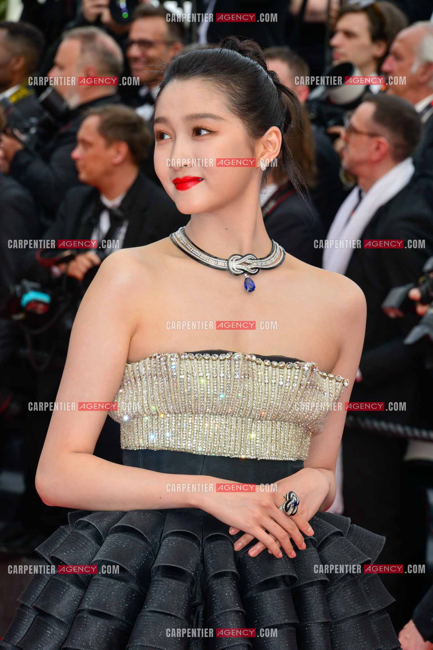 Festival de Cannes 2023. 76e édition, du 16 au 27 mai 2023 au Palais des festivals, à Cannes. L'actrice et chanteuse chinoise Guan Xioatong  assiste à la cérémonie d'ouverture et à la projection du film “ Jeanne du Barry “.