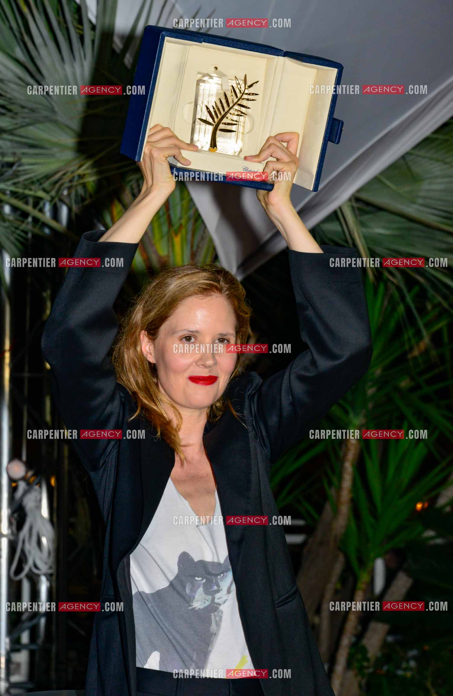 Festival de Cannes 2023. 76e édition, du 16 au 27 mai 2023 au Palais des festivals, à Cannes. L'actrice et réalisatrice française Justine Triet remporte la Palme d'or pour son film “ Anatomie d'une chute “ et devient la troisième réalisatrice sacrée dans l’histoire du Festival.