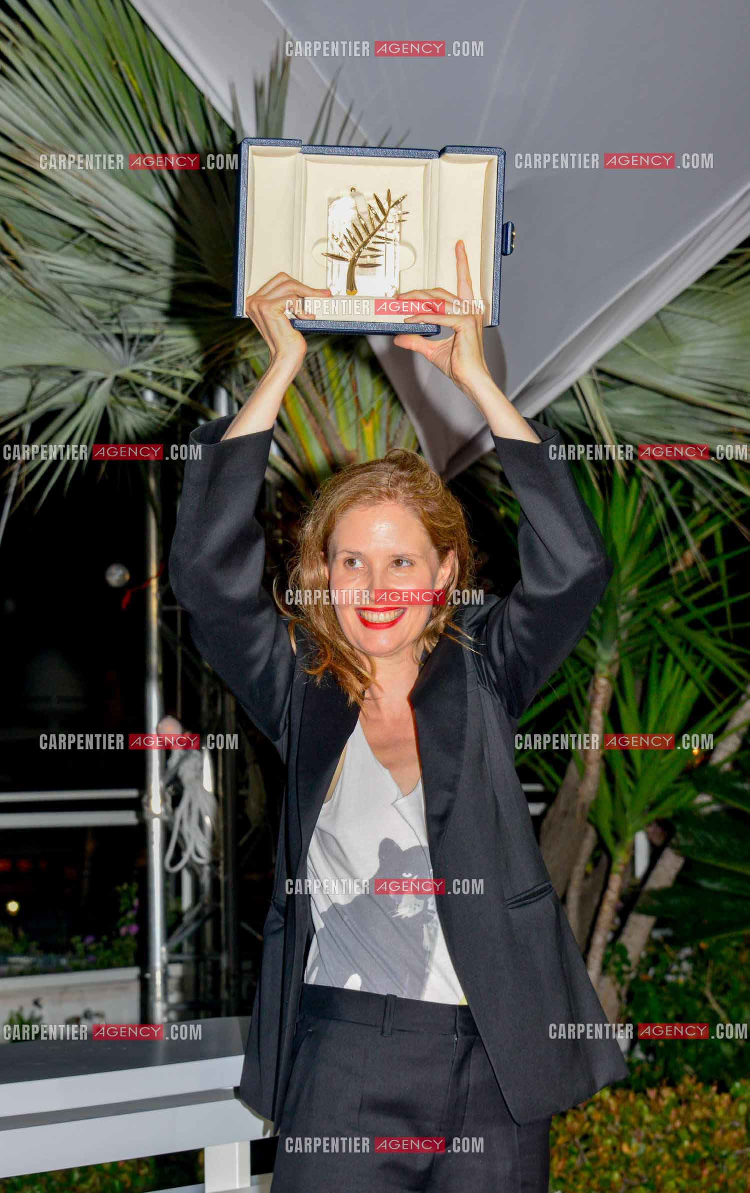 Festival de Cannes 2023. 76e édition, du 16 au 27 mai 2023 au Palais des festivals, à Cannes. L'actrice et réalisatrice française Justine Triet remporte la Palme d'or pour son film “ Anatomie d'une chute “ et devient la troisième réalisatrice sacrée dans l’histoire du Festival.