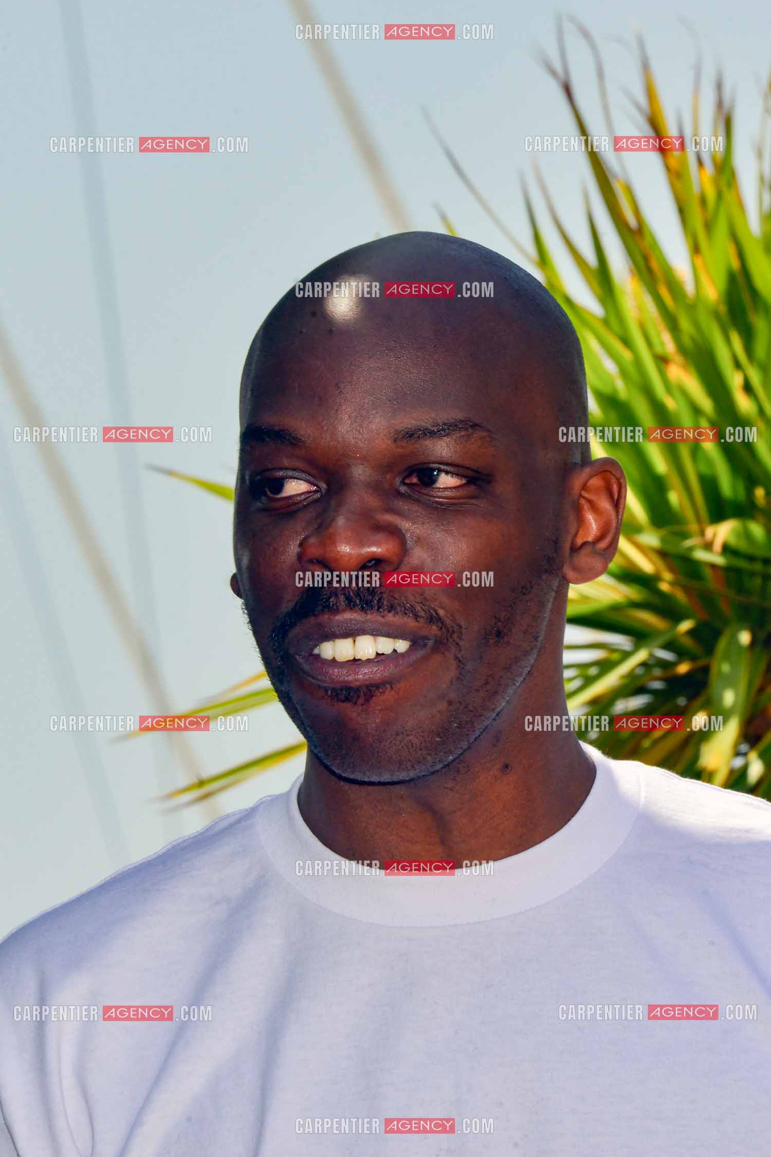 Festival de Cannes 2022. 75e édition, du 17 au 28 mai 2022 au Palais des festivals à Cannes. L'acteur Jean-Pascal zadi assiste au photocall pour la projection du film “ Les causes de la Toux “.