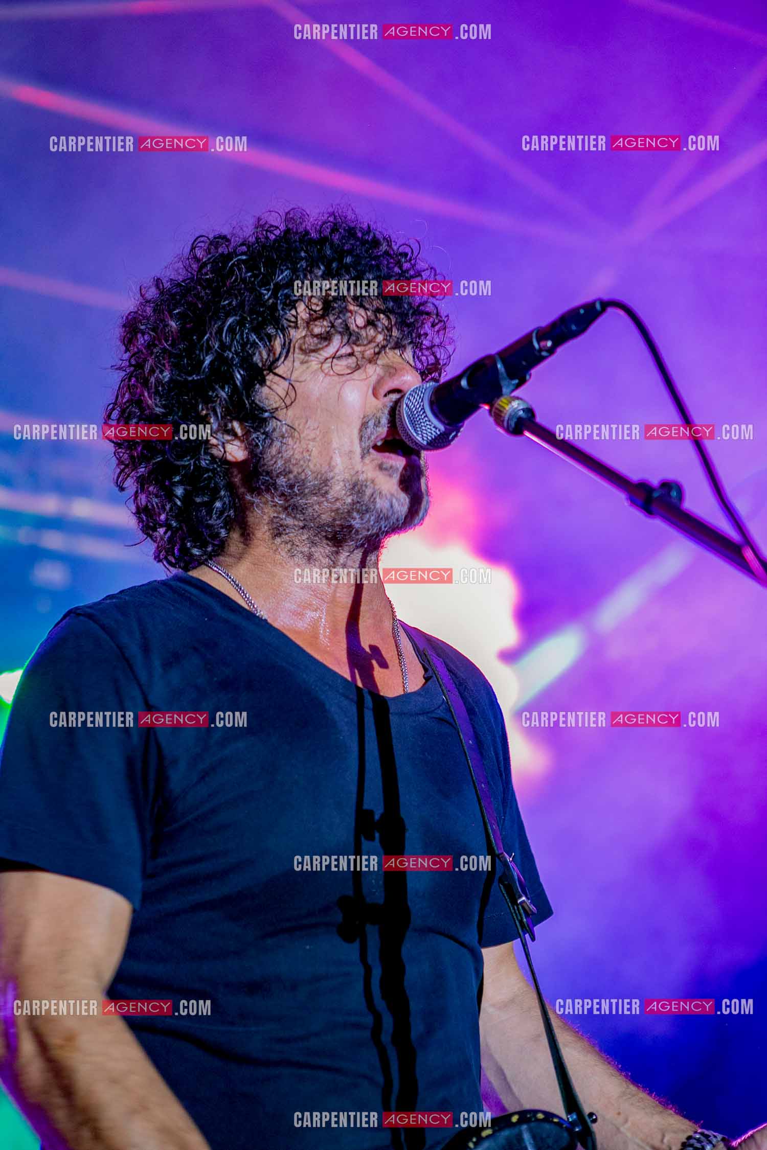 Le guitariste Yarol Poupaud en concert.