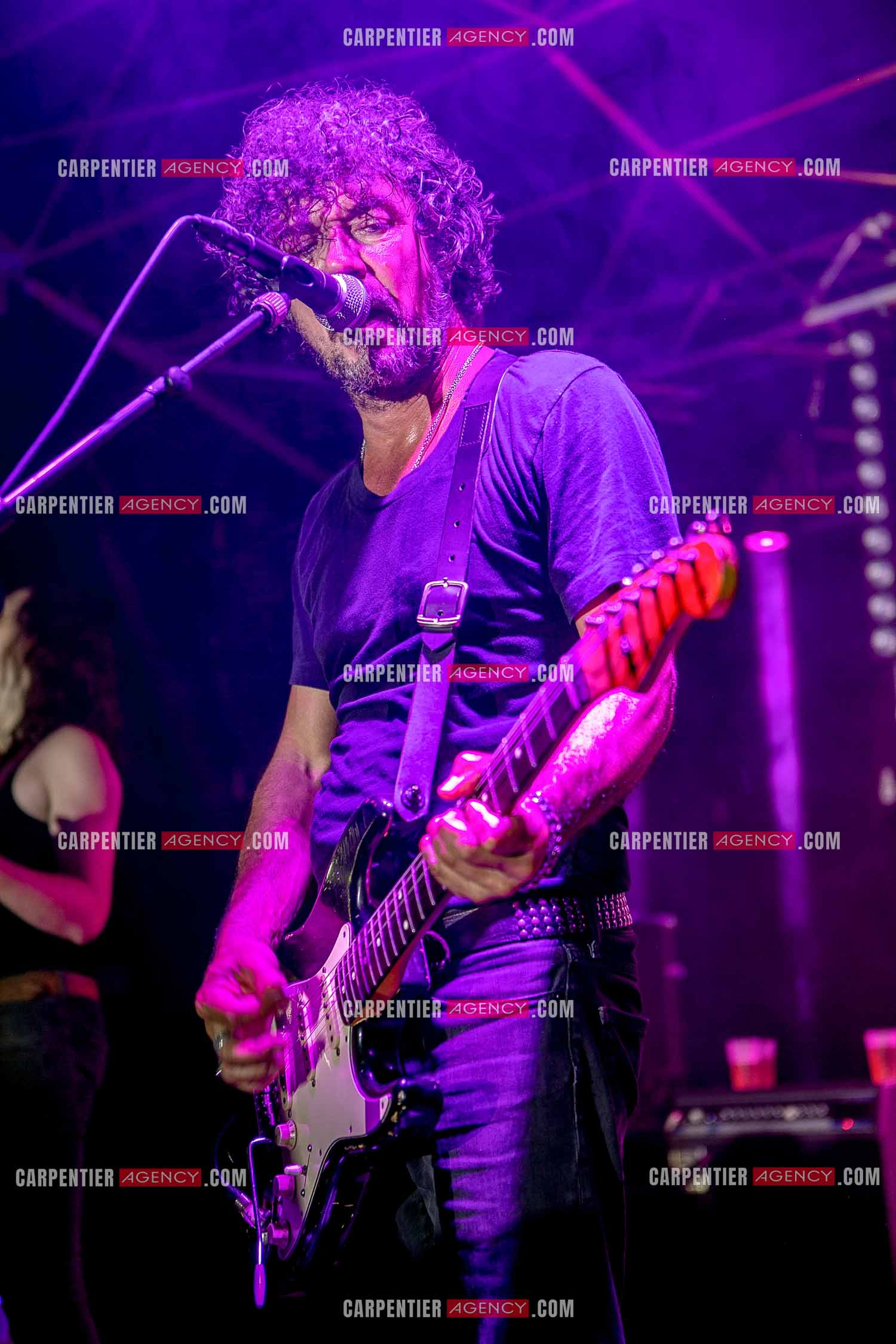 Le guitariste Yarol Poupaud en concert.