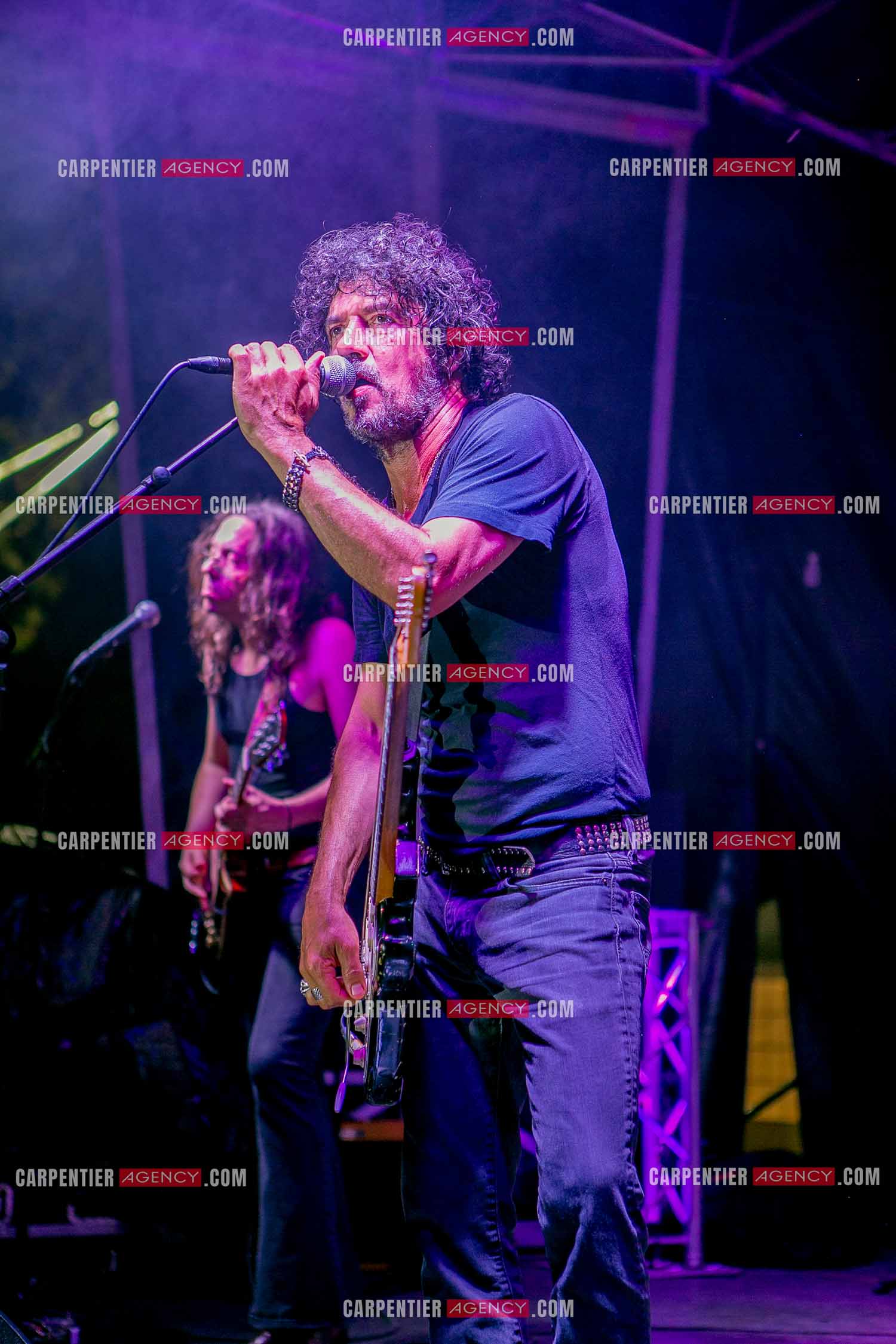 Le guitariste Yarol Poupaud en concert.