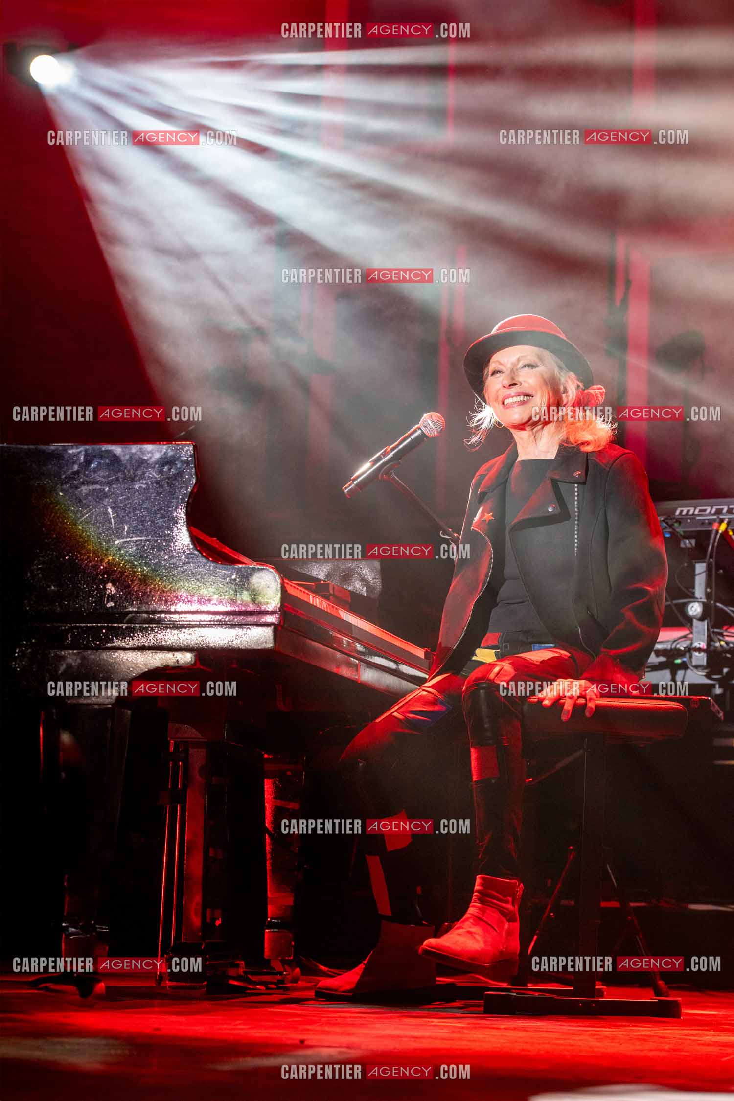 La chanteuse Véronique Sanson en concert lors du festival d'été de Soliès Pont le 17 juillet 2021.  ( Exclusif )
