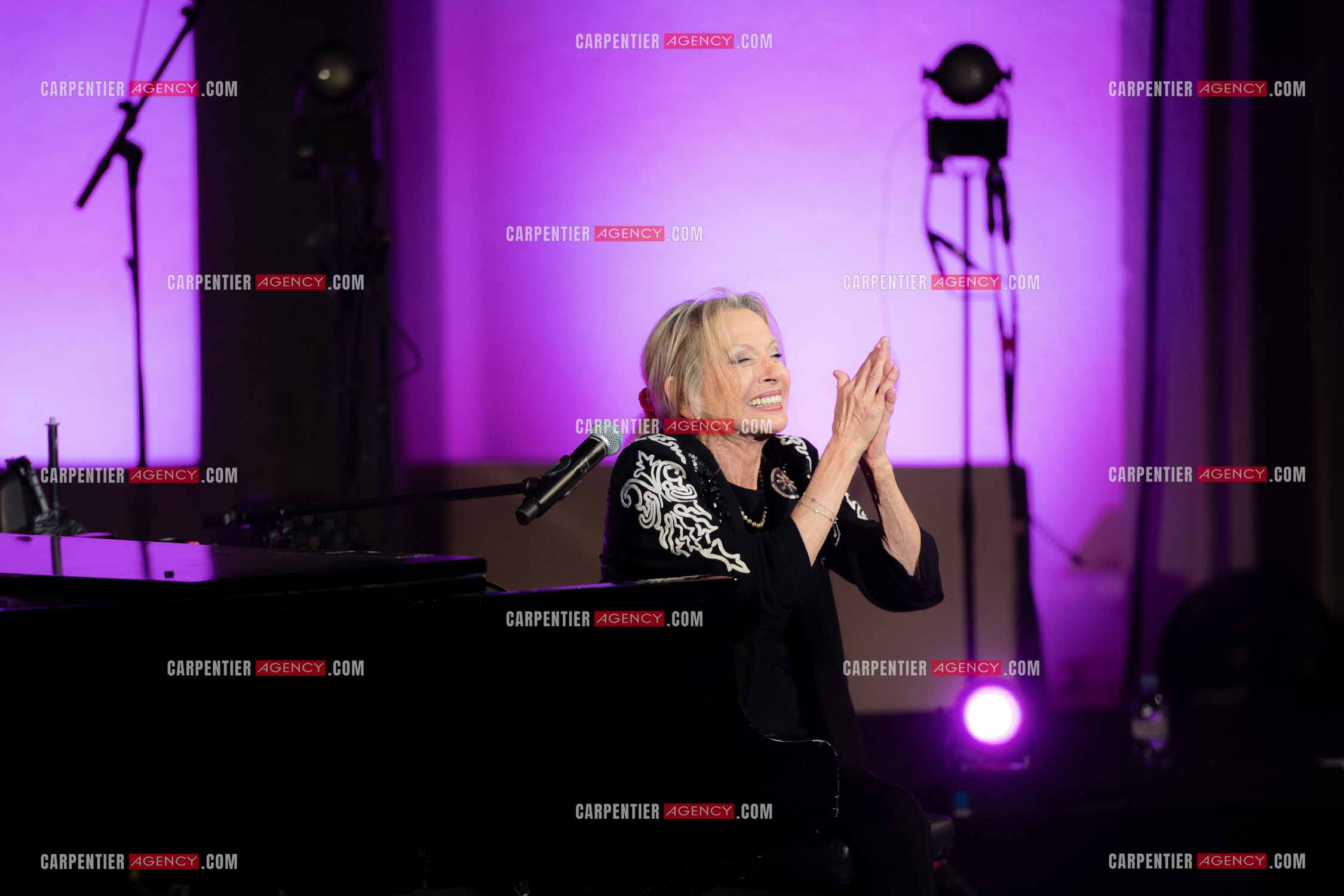 La chanteuse Véronique Sanson au festival de Ramatuelle pour sa dernière date de sa tournée d'été "Hasta Luego".      ( Exclusif )