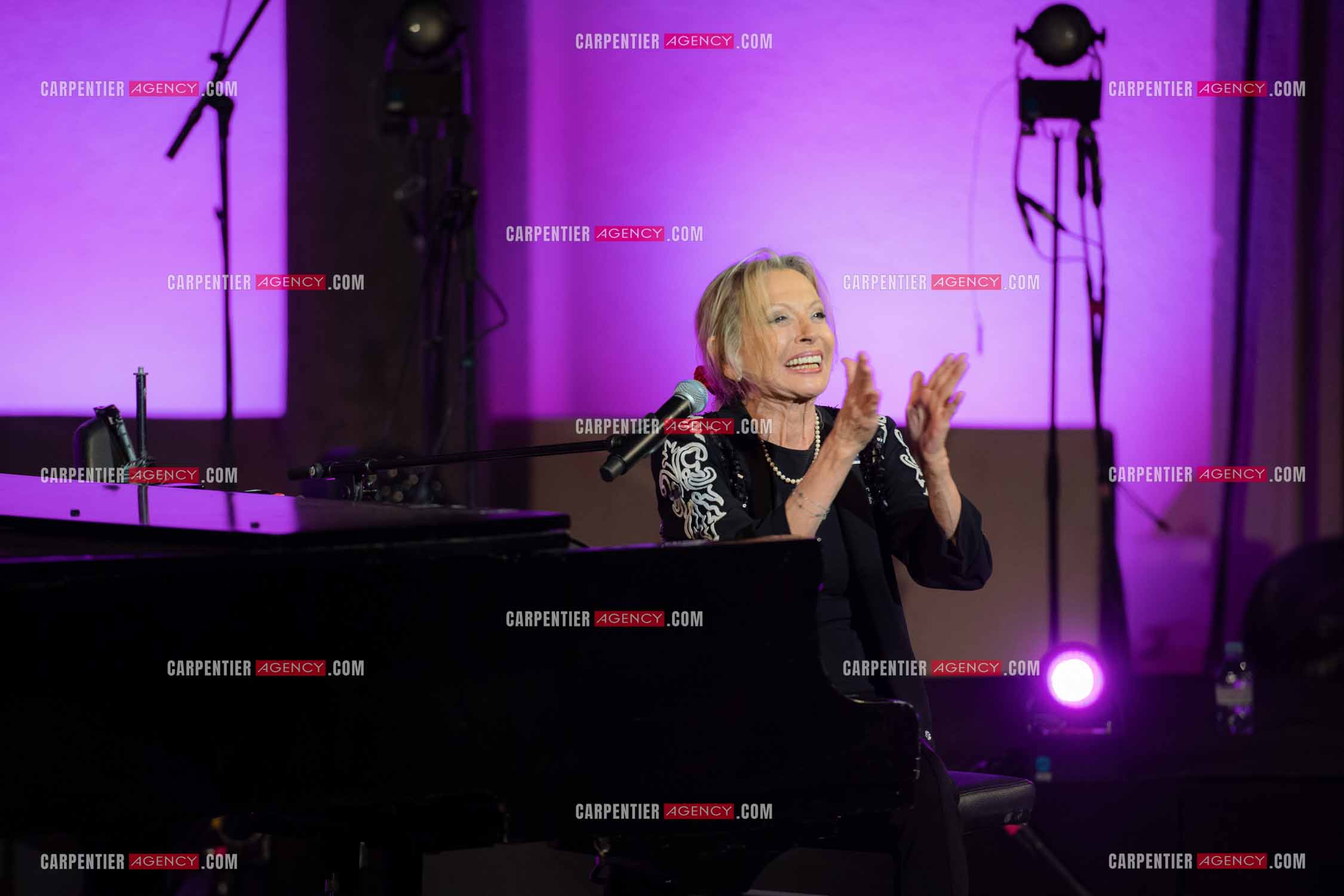 La chanteuse Véronique Sanson au festival de Ramatuelle pour sa dernière date de sa tournée d'été "Hasta Luego".      ( Exclusif )