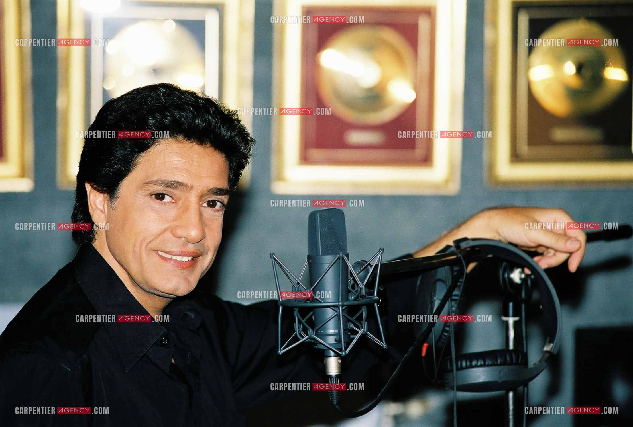 Le chanteur Frédéric François chez lui en Belgique.