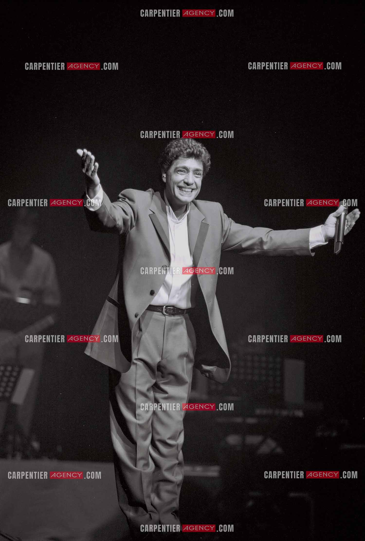 Le chanteur Frédéric François à l'Olympia du 10 au 19 mars 2000.  ( Exclusif )