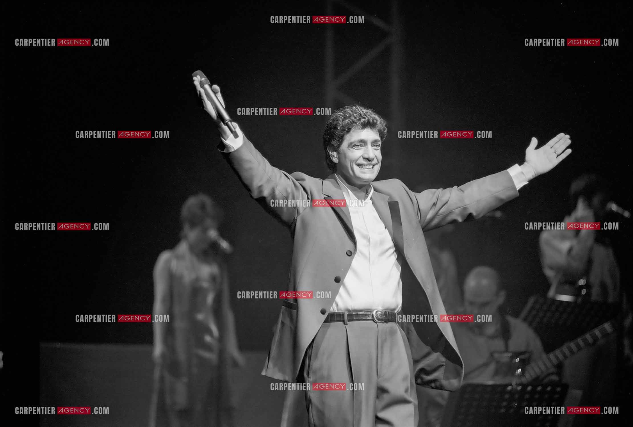 Le chanteur Frédéric François à l'Olympia du 10 au 19 mars 2000.  ( Exclusif )