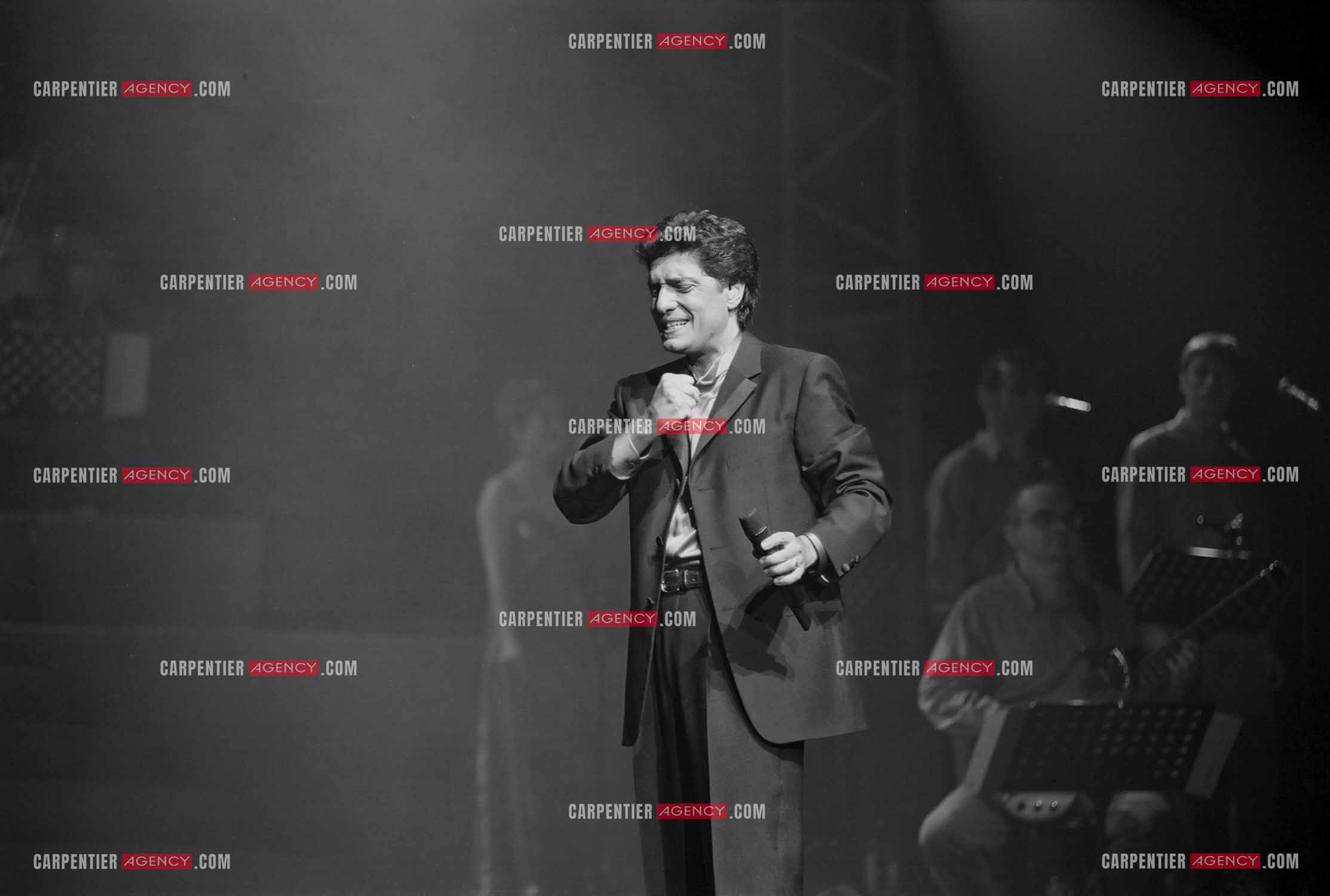 Le chanteur Frédéric François à l'Olympia du 10 au 19 mars 2000.  ( Exclusif )