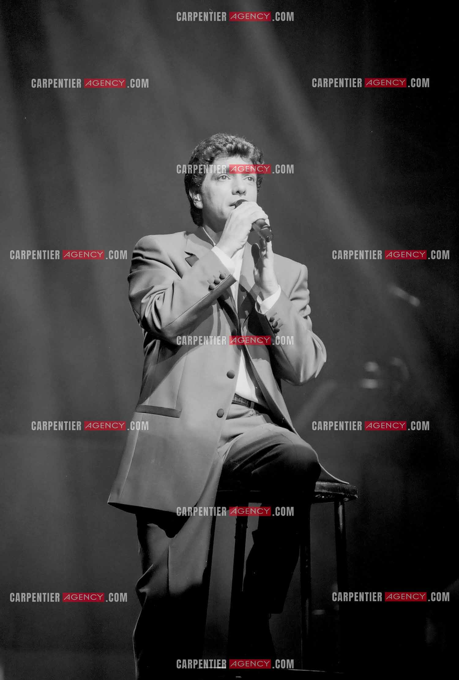 Le chanteur Frédéric François à l'Olympia du 10 au 19 mars 2000.  ( Exclusif )