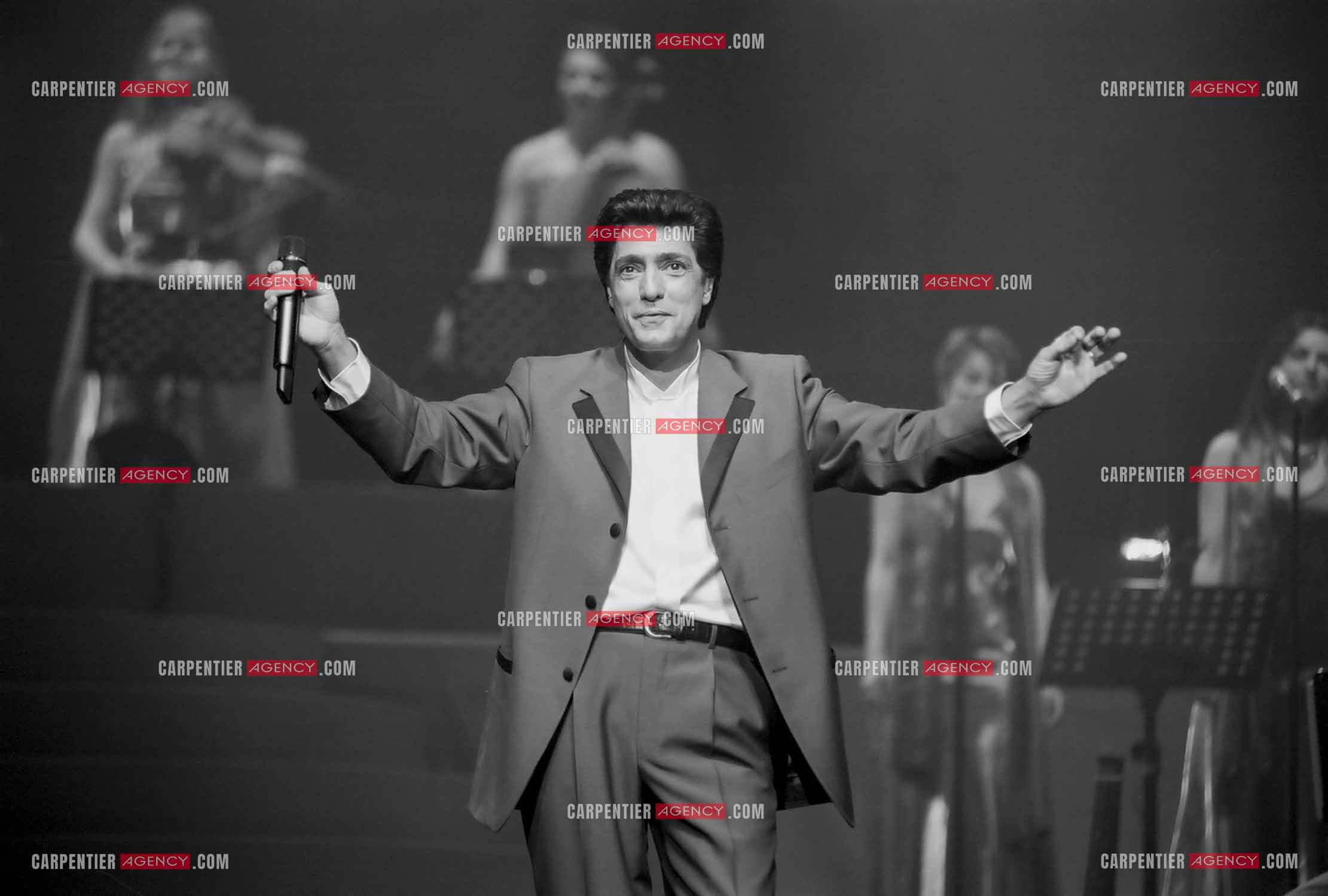 Le chanteur Frédéric François à l'Olympia du 10 au 19 mars 2000.  ( Exclusif )