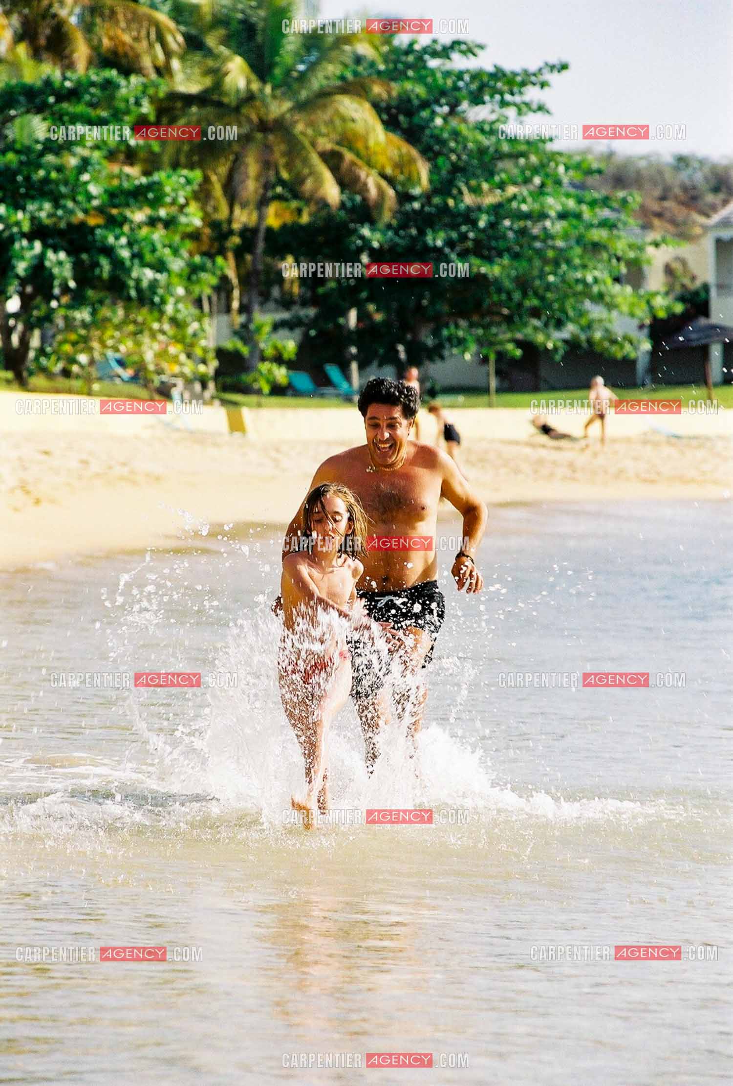 Le chanteur Frédéric François lors des escales de sa croisière aux Caraïbes en 2001.  ( Exclusif )