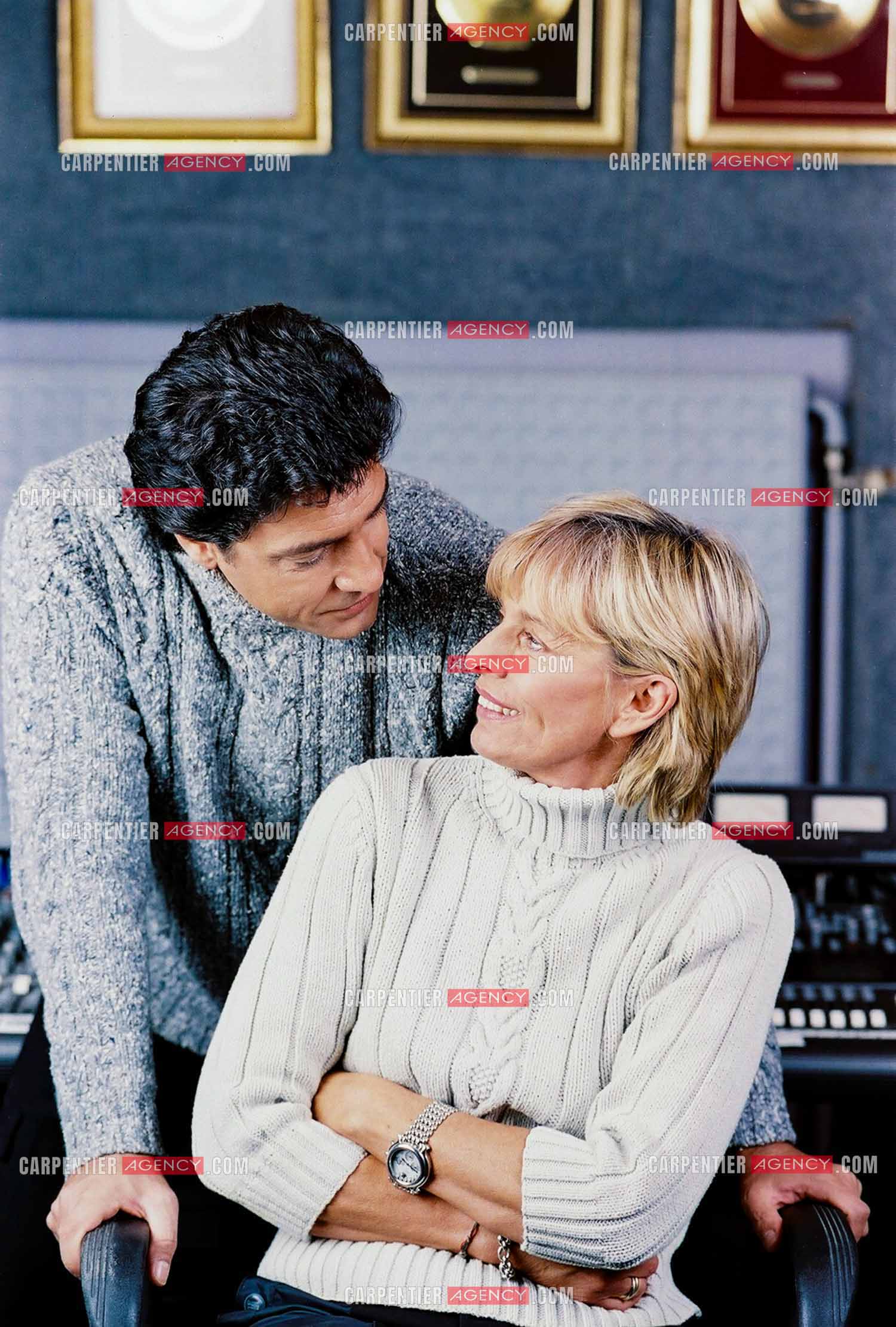 Le chanteur Frédéric François chez lui en Belgique. Frédéric et sa femme Monique.  ( Exclusif )