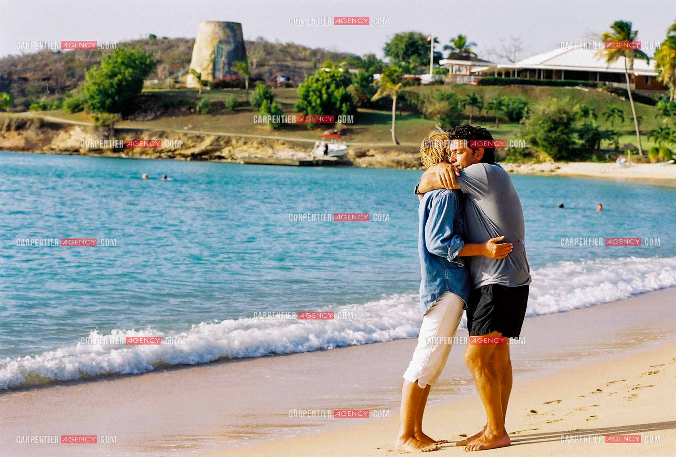 Le chanteur Frédéric François et sa femme Monique lors des escales de sa croisière aux Caraïbes en 2001.  ( Exclusif )