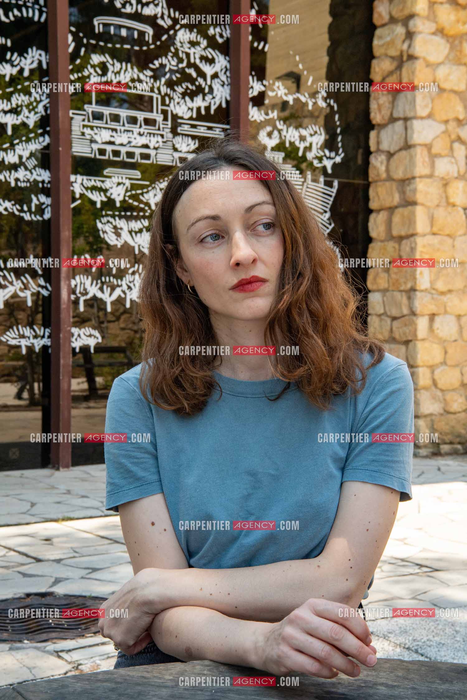 L'actrice et metteur en scène Delphine Hecquet a  Châteauvallon dans le Var.    ( Exclusif )