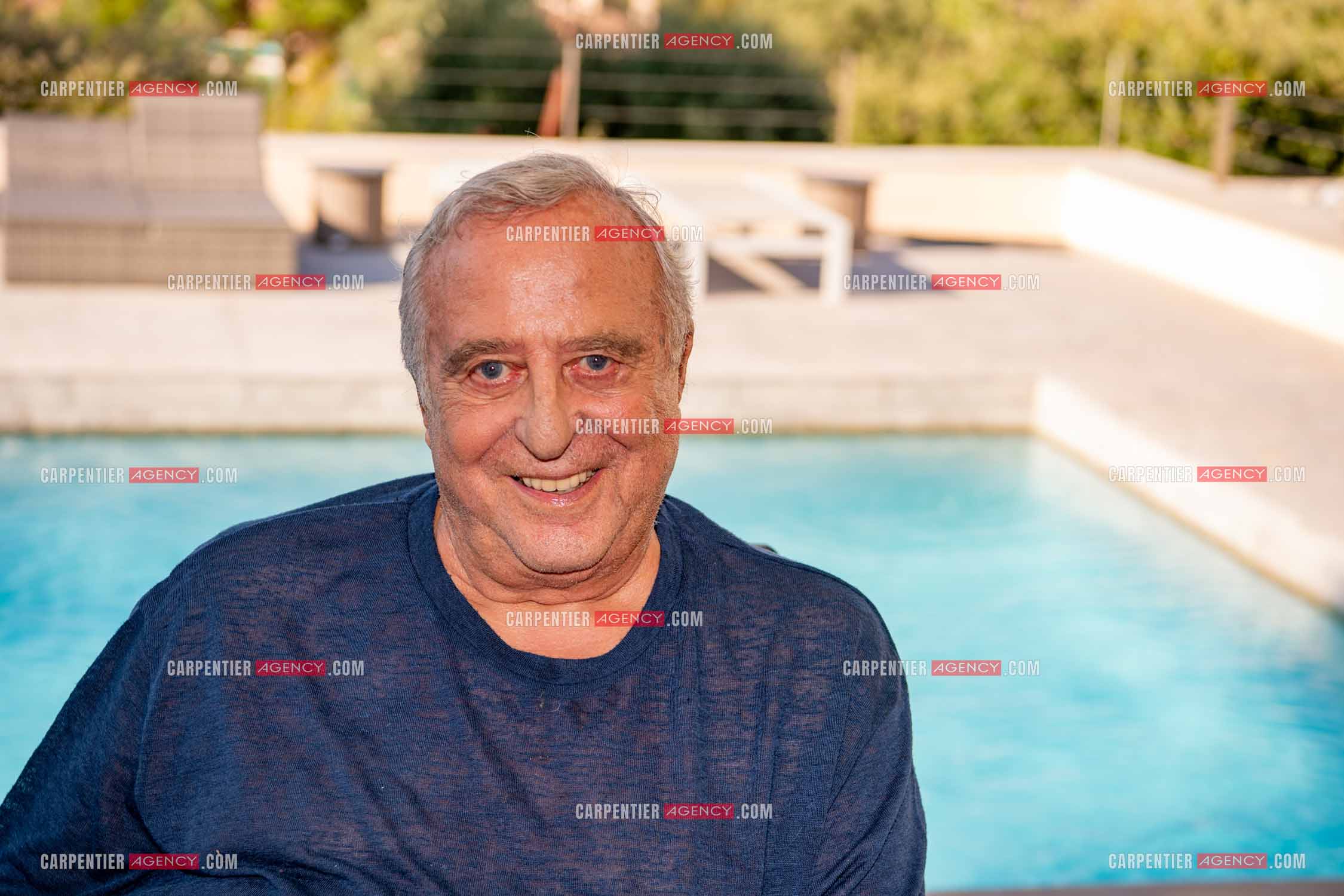 Le créateur de mode Daniel Hechter chez lui dans sa résidence de St Tropez en 2023.   ( Exclusif )