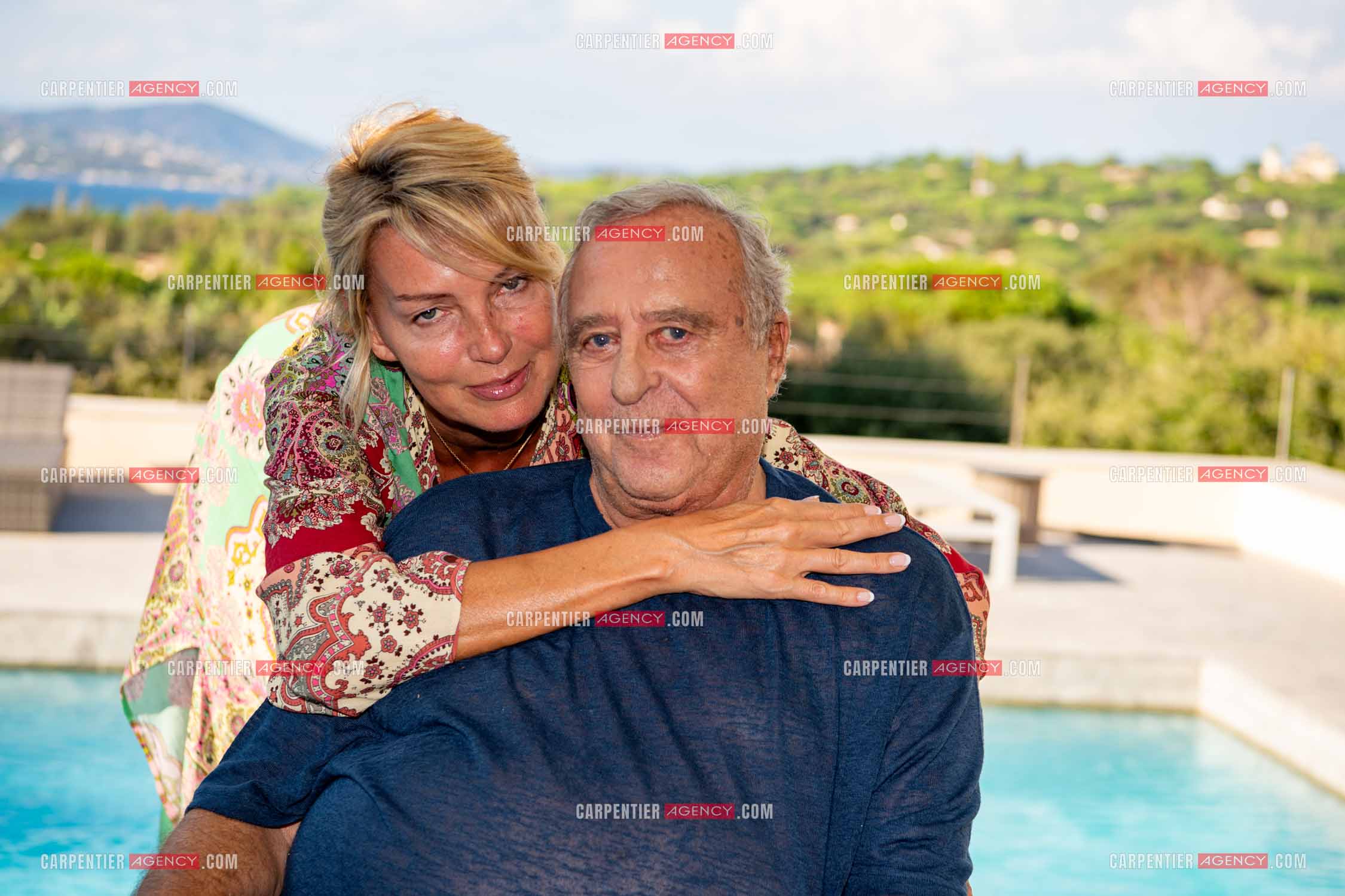 Le créateur de mode Daniel Hechter et sa nouvelle compagne Alexandra dans sa résidence de St Tropez.    ( Exclusif )