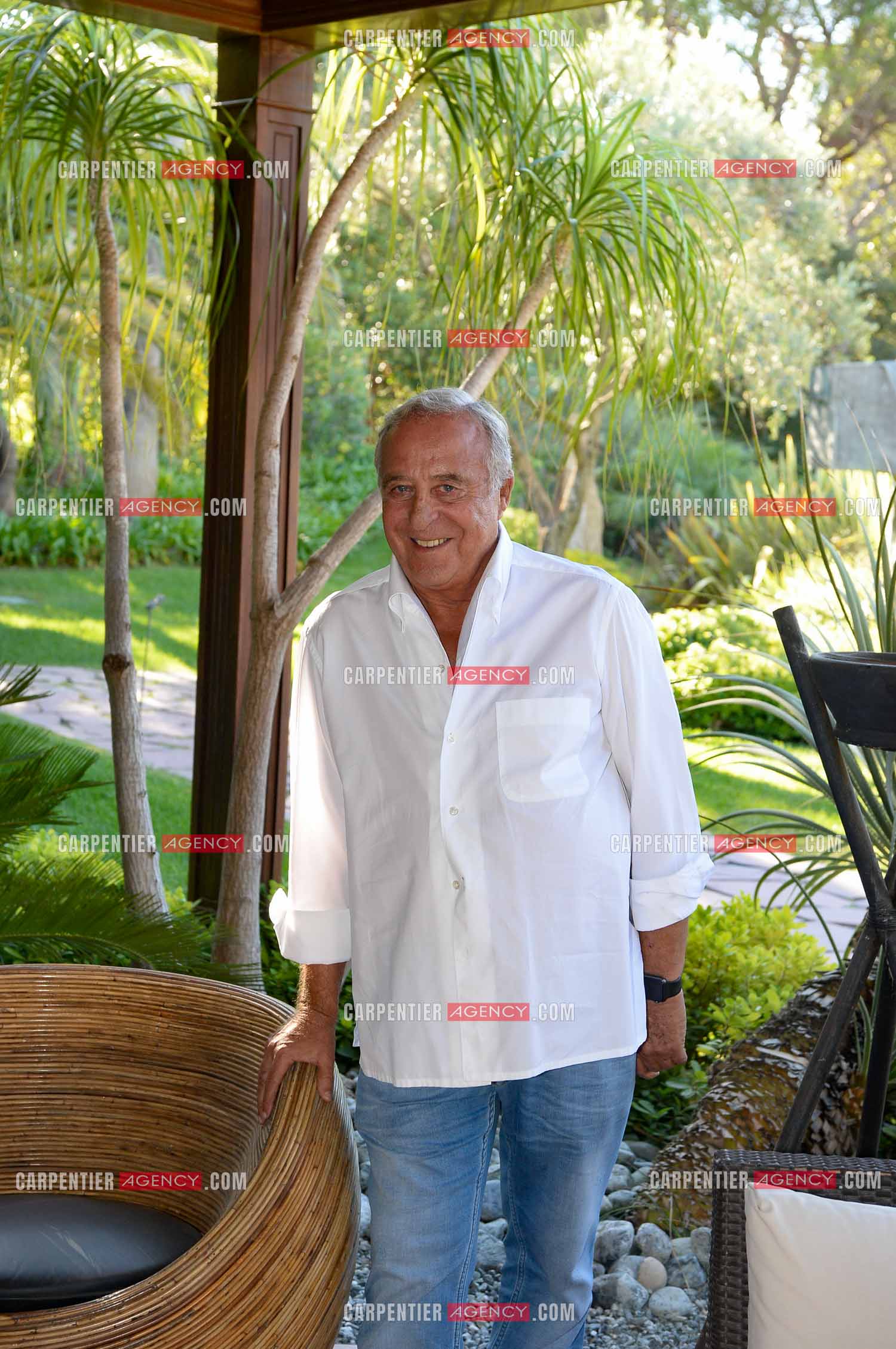 Le créateur de mode Daniel Hechter chez lui dans sa résidence de St Tropez en 2017.   ( Exclusif )