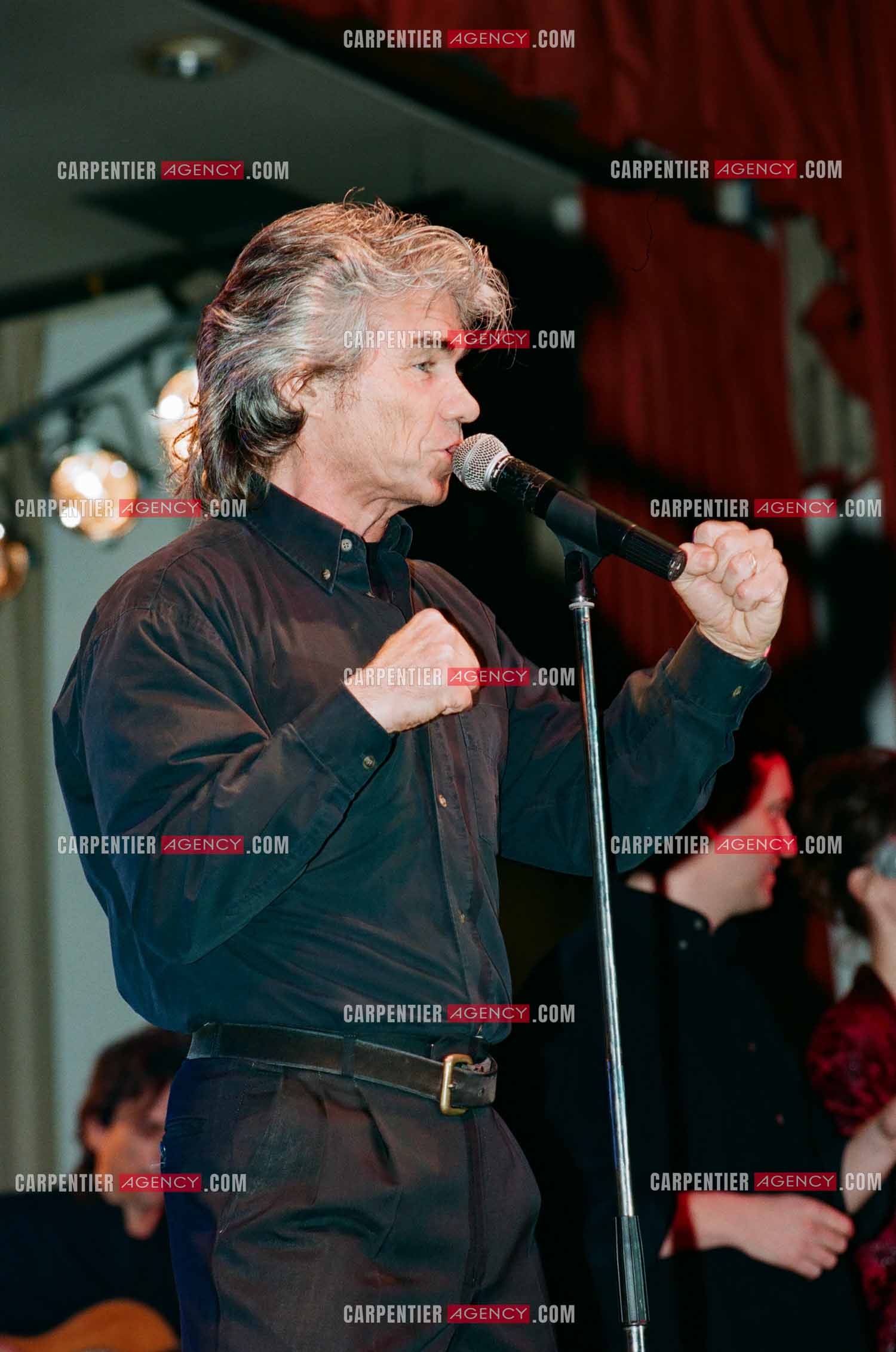 Festival de “La Rose D'Or d'Antibes“ en 1995. Le chanteur Daniel Guichard.  ( Exclusif )
