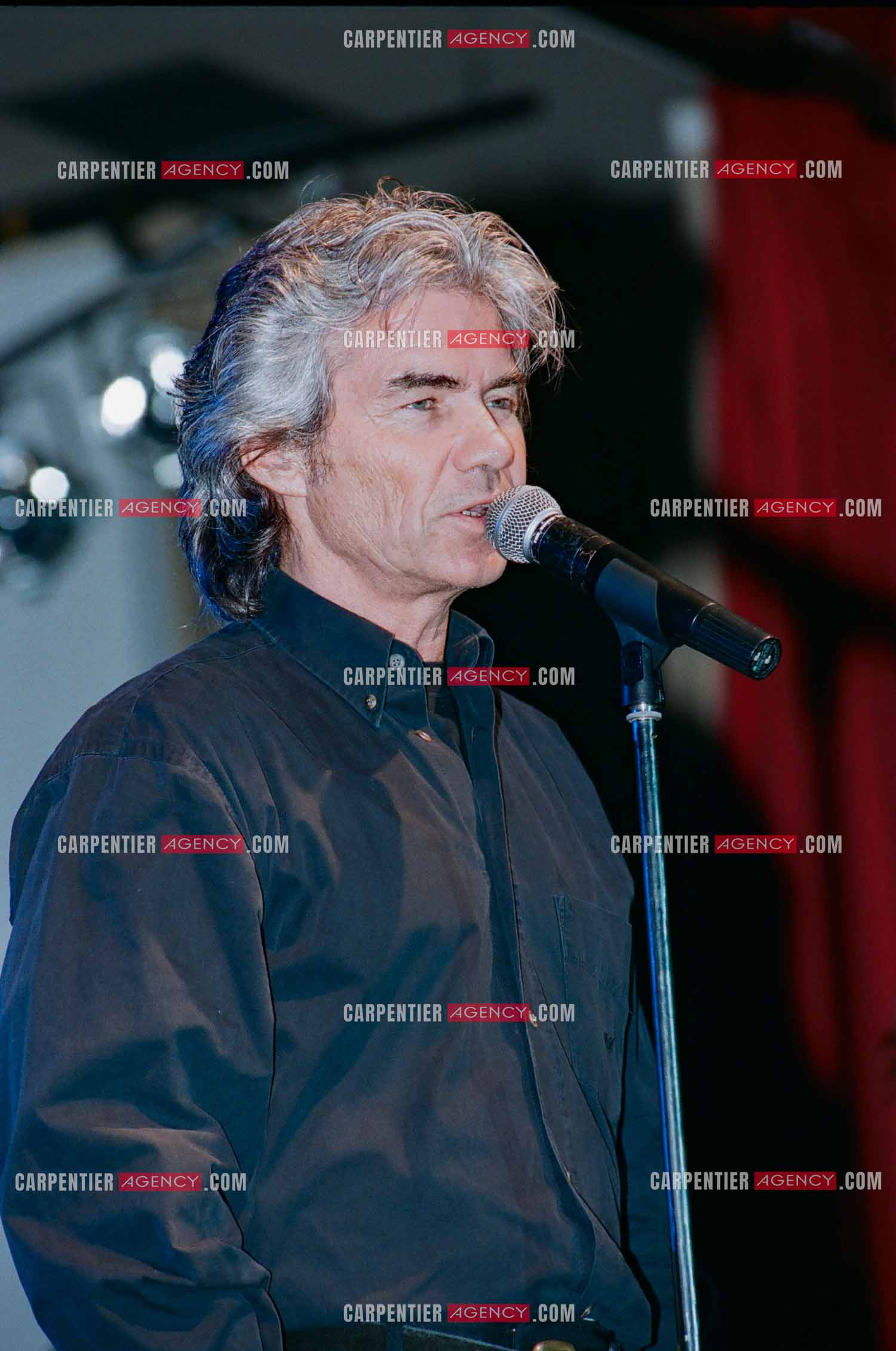 Festival de “La Rose D'Or d'Antibes“ en 1995. Le chanteur Daniel Guichard.  ( Exclusif )