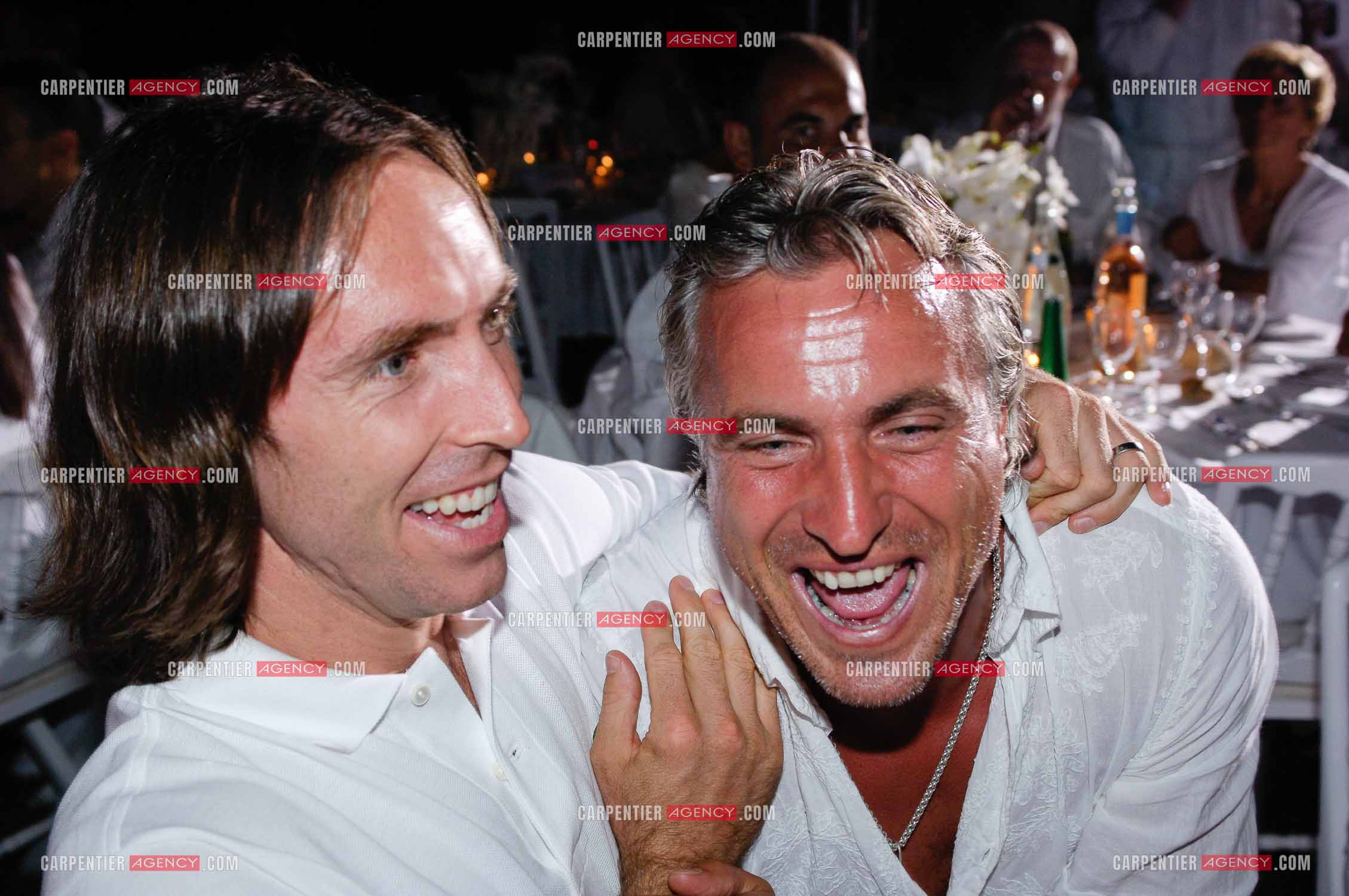 David Ginola et le joueur de basket-ball canadien Stephen John Nash à la soiree blanche de St Tropez chez Christophe Leroy.