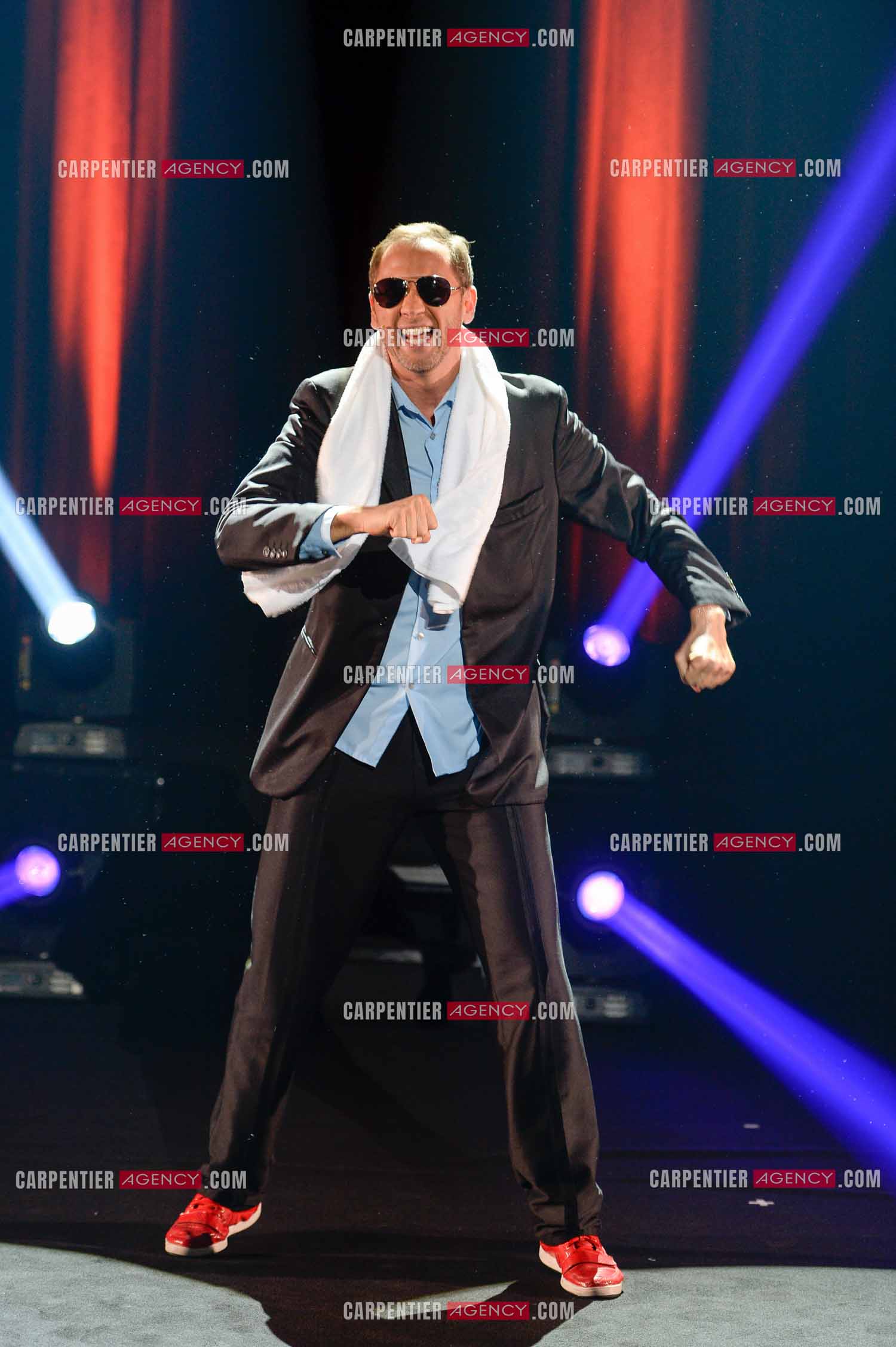 L'humoriste imitateur Dany Mauro en imitant le Président Nicolas Sarkosy.