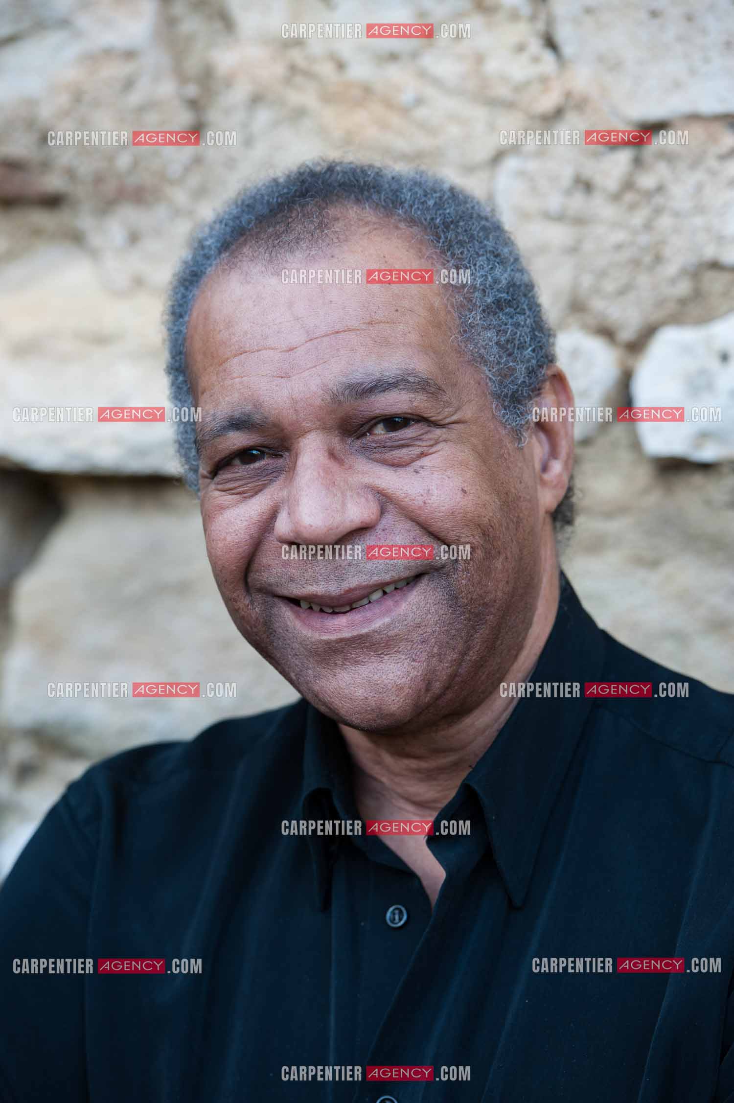 Erick Bamy choriste de Johnny Hallyday.  ( Exclusif )