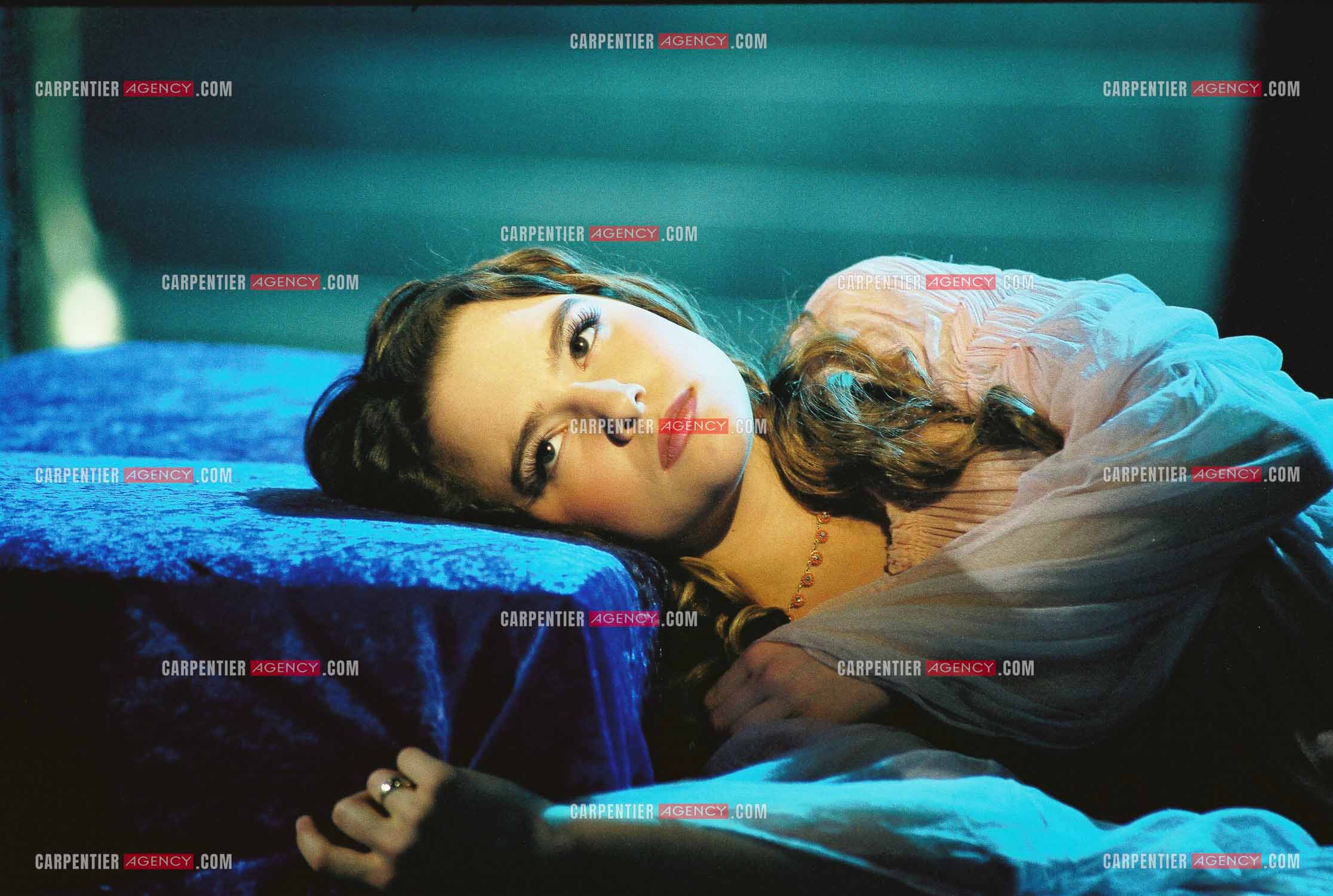 La nouvelle comédie musicale “ ROMÉO & JULIETTE “ de Gérard Presgurvic au Palais des Congrès de Paris à partir du 19 janvier 2001. Cécilia Cara dans le rôle de Juliette.       ( Exclusif )