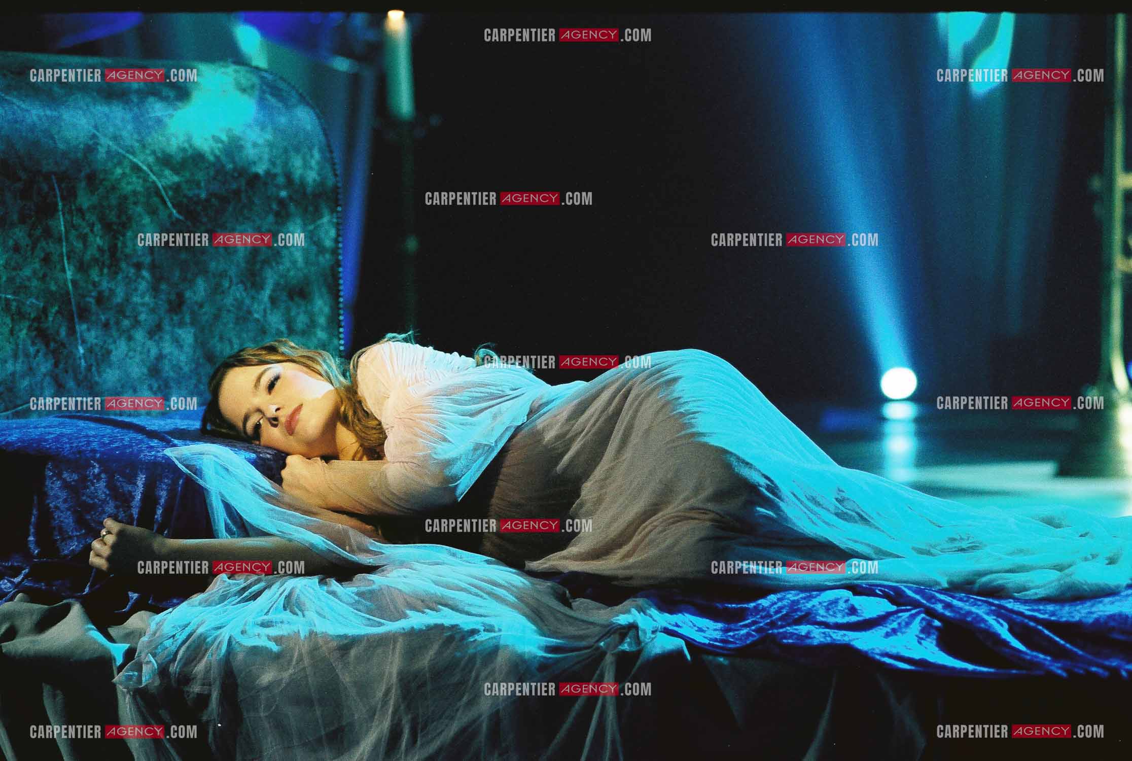 La nouvelle comédie musicale “ ROMÉO & JULIETTE “ de Gérard Presgurvic au Palais des Congrès de Paris à partir du 19 janvier 2001. Cécilia Cara dans le rôle de Juliette.       ( Exclusif )