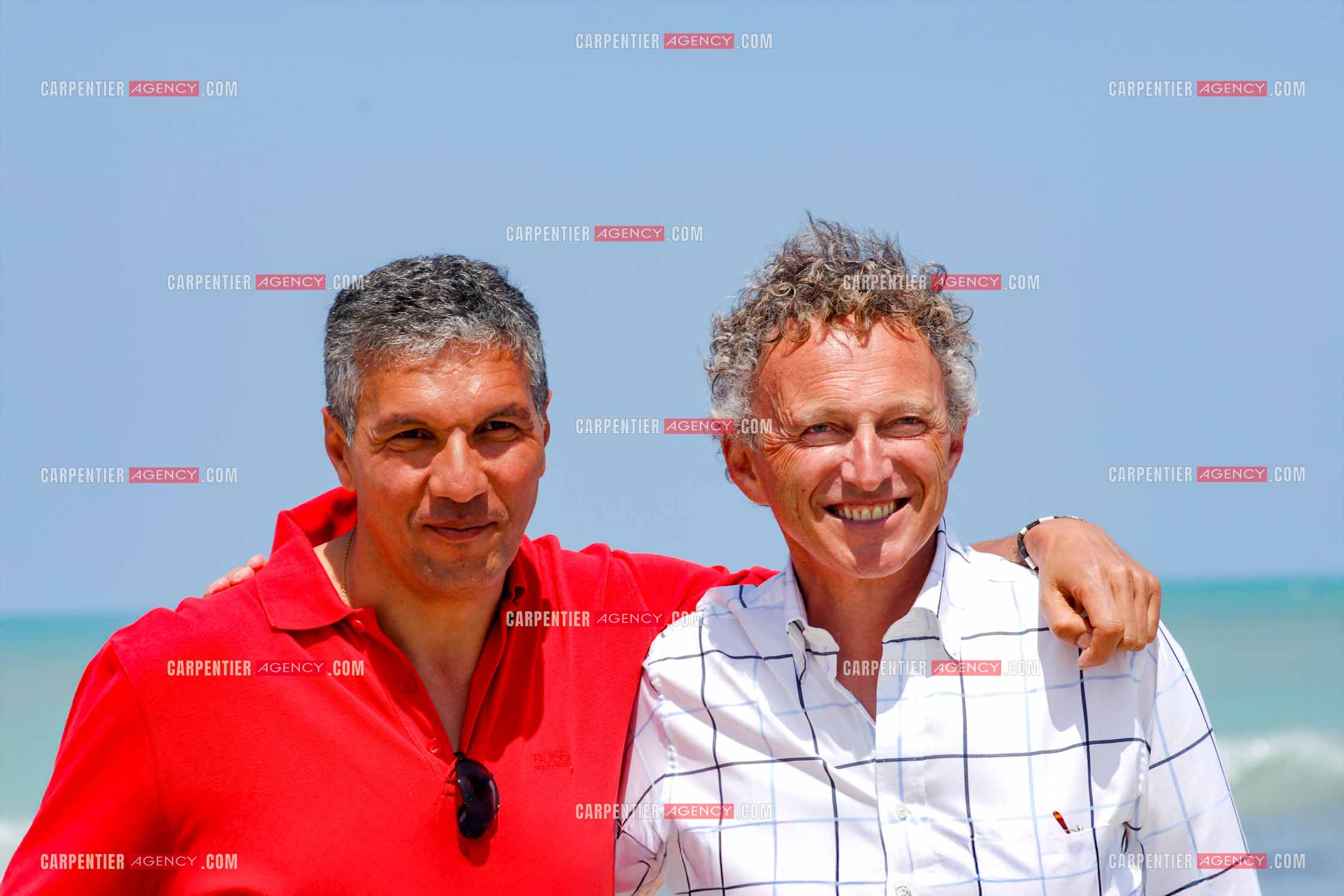 Les deux journalistes Rachid Arhab et Nelson Monfort lors du festival du film à Djerba en Tunisie le 1er mai 2006.  ( Exclusif )