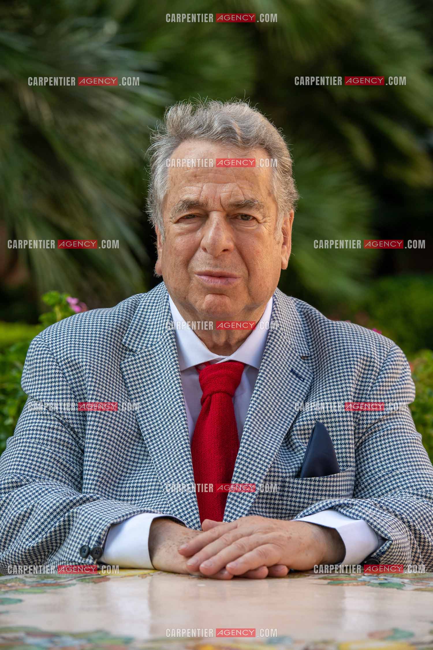 L'auteur Paul-Loup Sulitzer à la réserve de Beaulieu à Nice.   ( Exclusif )