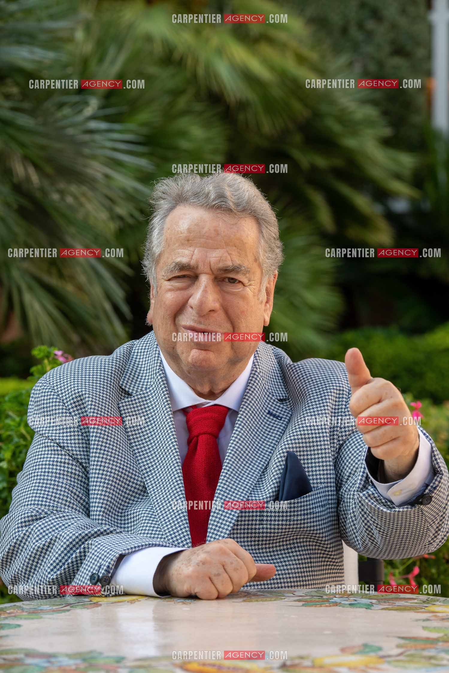 L'auteur Paul-Loup Sulitzer à la réserve de Beaulieu à Nice.   ( Exclusif )