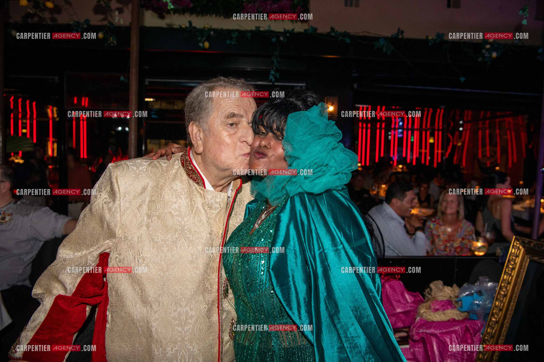 Paul-Loup Sulitzer fête ses 77 ans au VIP de St Tropez entouré de sa compagne  Supriya Answya Devi Rathoar. ( Exclusif )