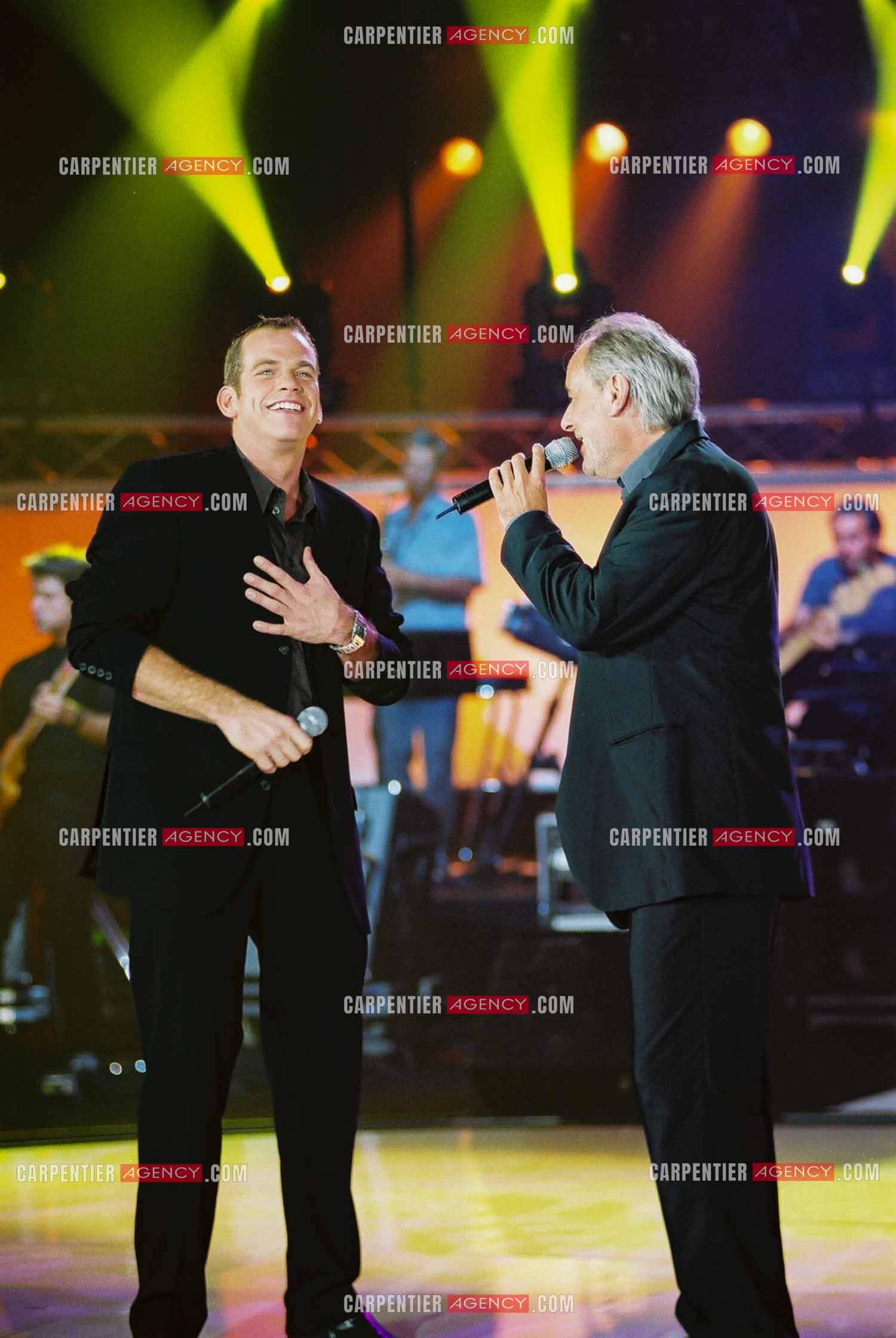 Enregistrement pour TF1. Les chanteurs Garou et Maxime Leforestier réunis pour un duo.  ( Exclusif )