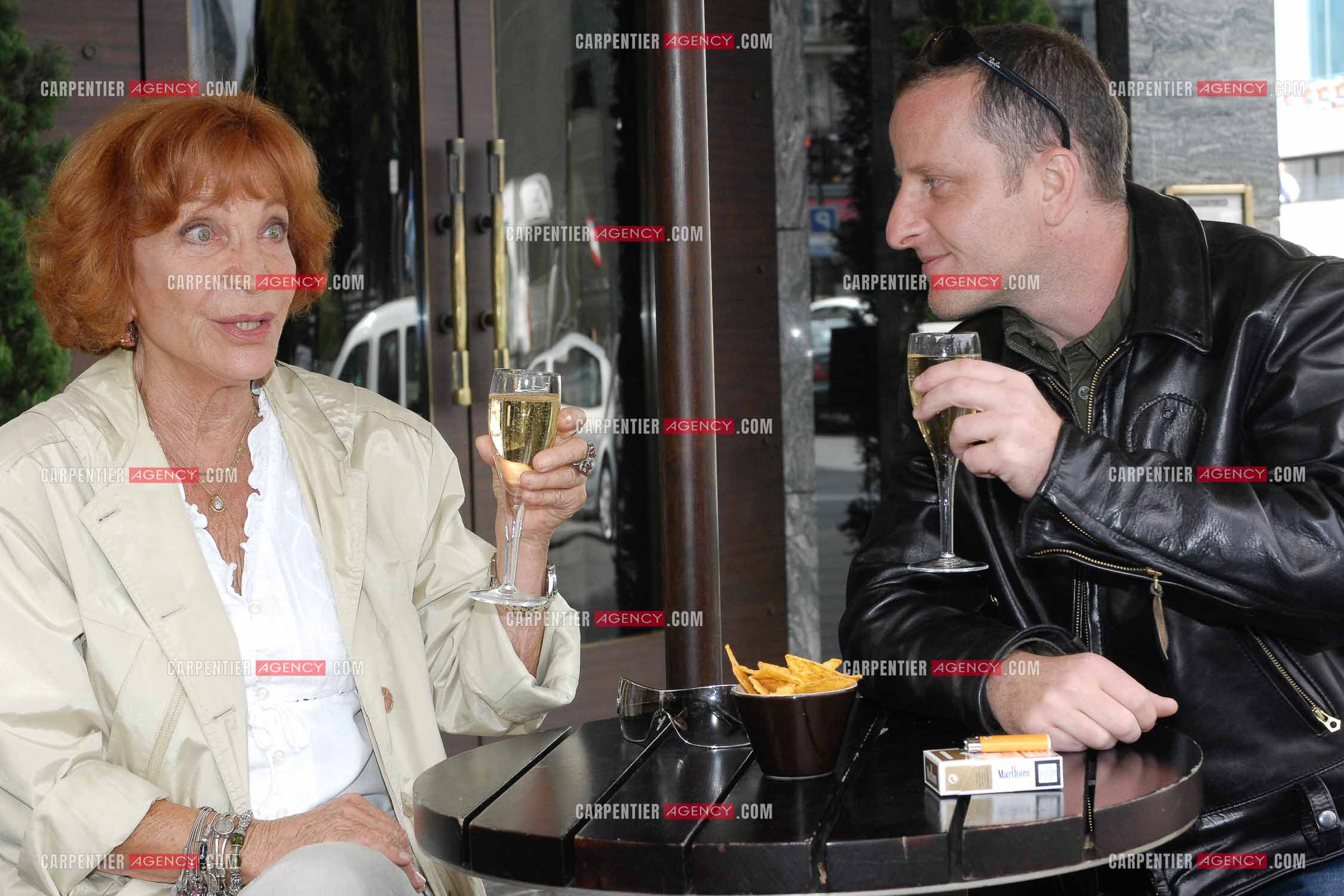 La comédienne Maria Pacôme et son fils François-Pierre a Paris le 11 Septembre 2007.     ( Exclusif )