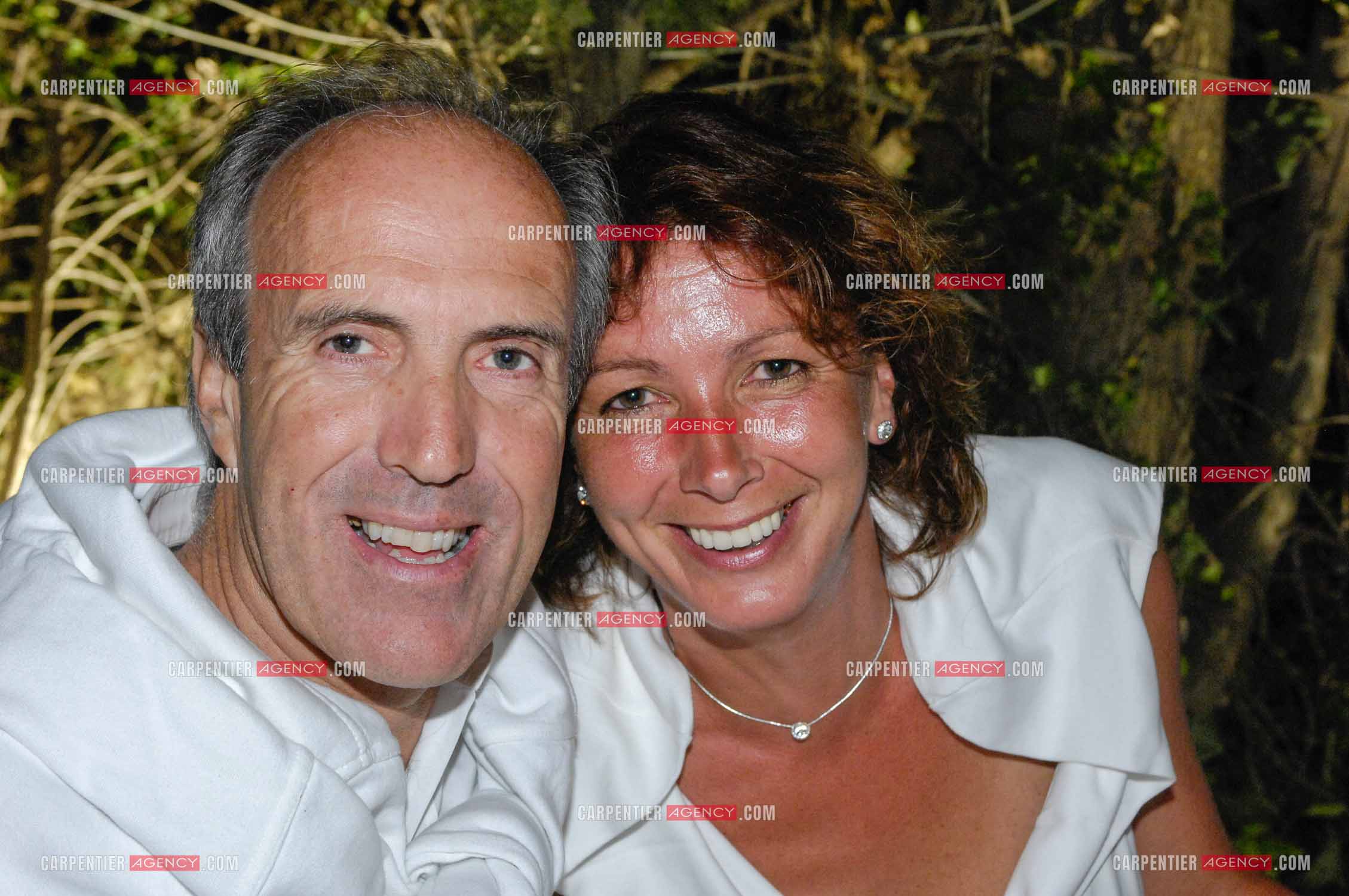 Le navigateur Marc Pajot et sa femme à la soirée blanche de St Tropez en 2007.   ( Exclusif )