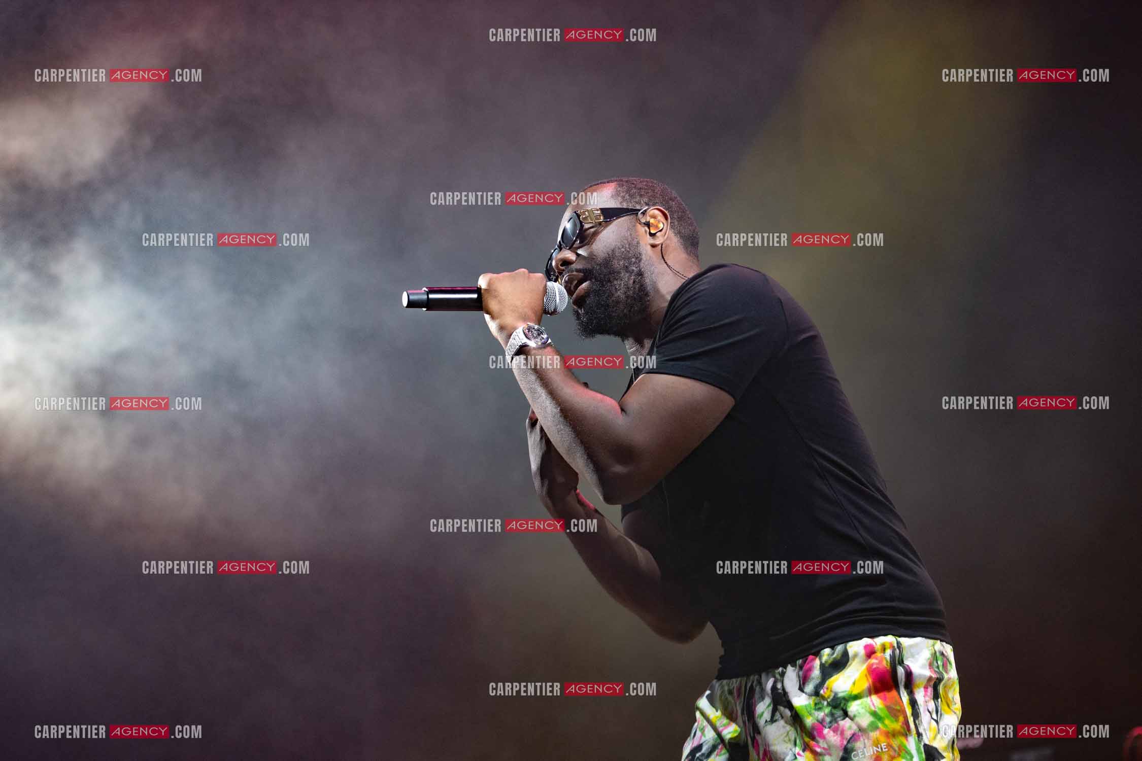 Le rappeur Maître Gim's en concert.