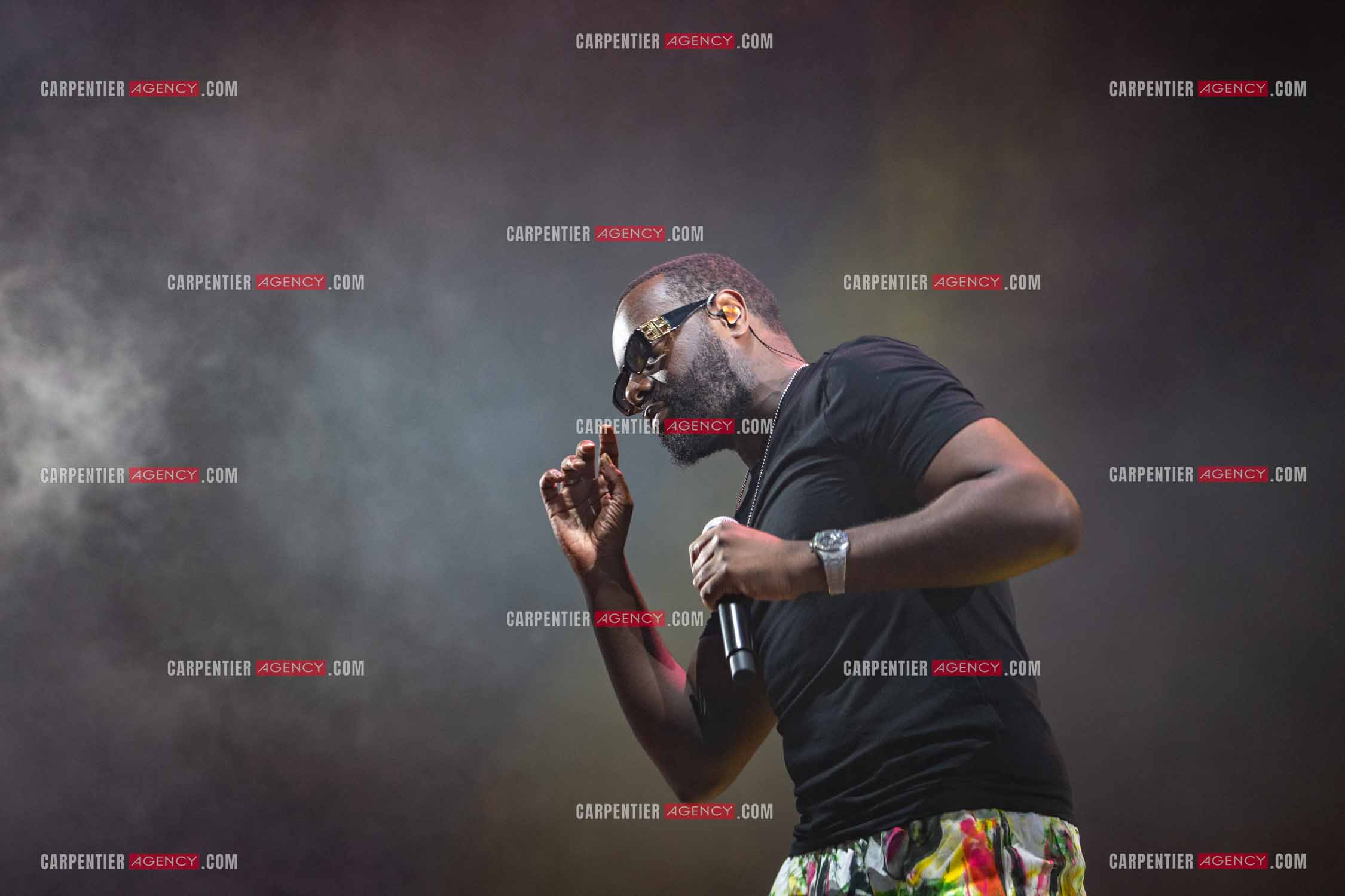 Le rappeur Maître Gim's en concert.