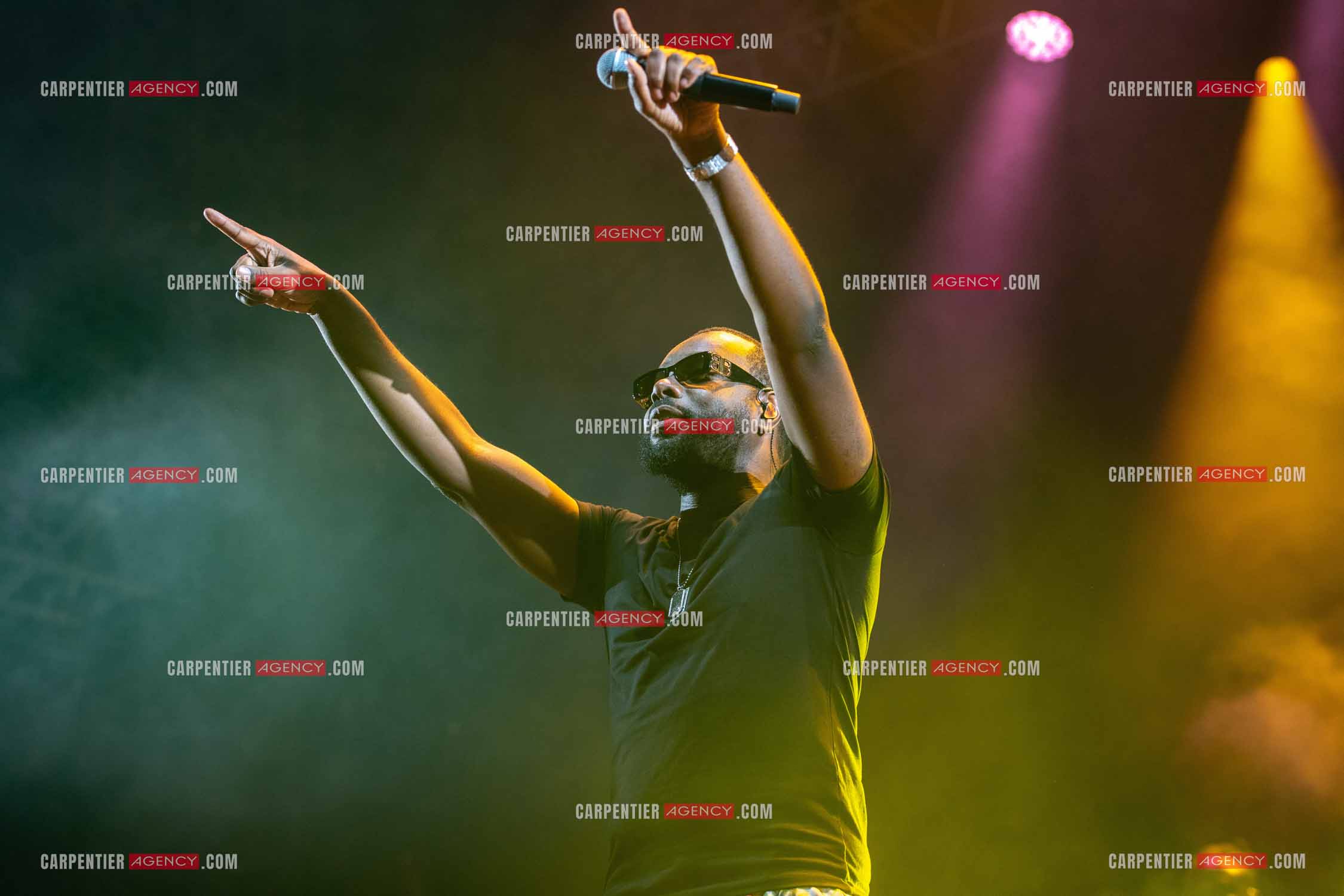 Le rappeur Maître Gim's en concert.