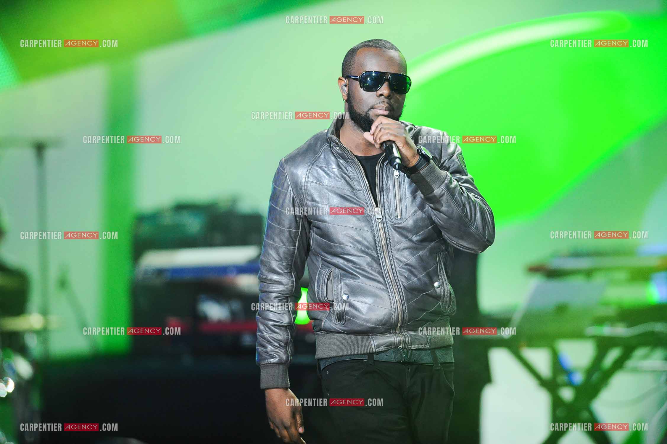 Le groupe SEXION D'ASSAUT avec son leader Maître Gim's aux Victoires de la musique en 2013 au Zénith de Paris.     ( Exclusif )