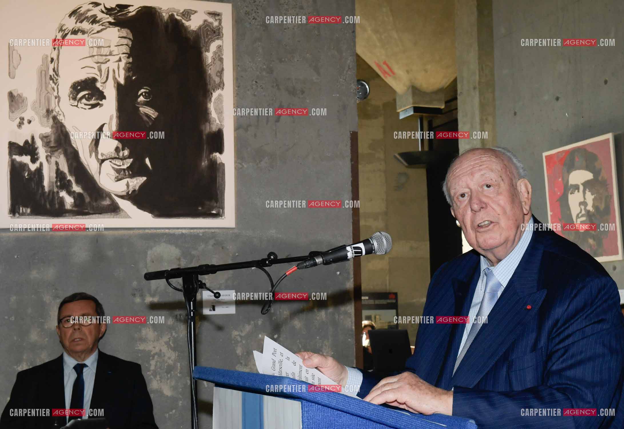 Le Maire de Marseille Jean-Claude Gaudin inaugure la salle des mamelles du Cepac Silo à Marseille et vient d’être officiellement renommée salle "Charles Aznavour » le 30 avril 2019.