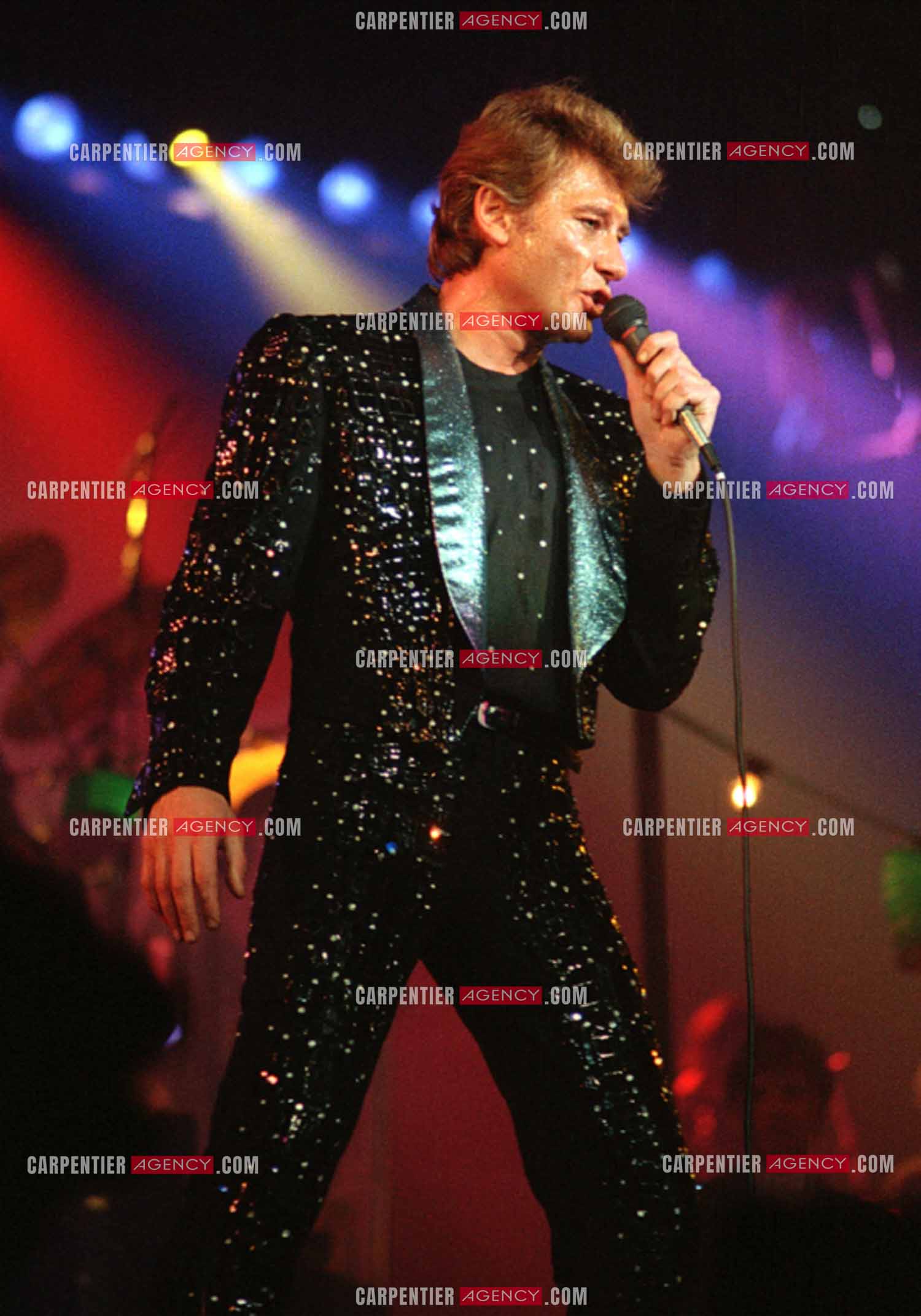 Le chanteur Johnny Hallyday en concert au Zénith de Paris du 26 octobre 1984 au 8 janvier 1985. ( Exclusif )